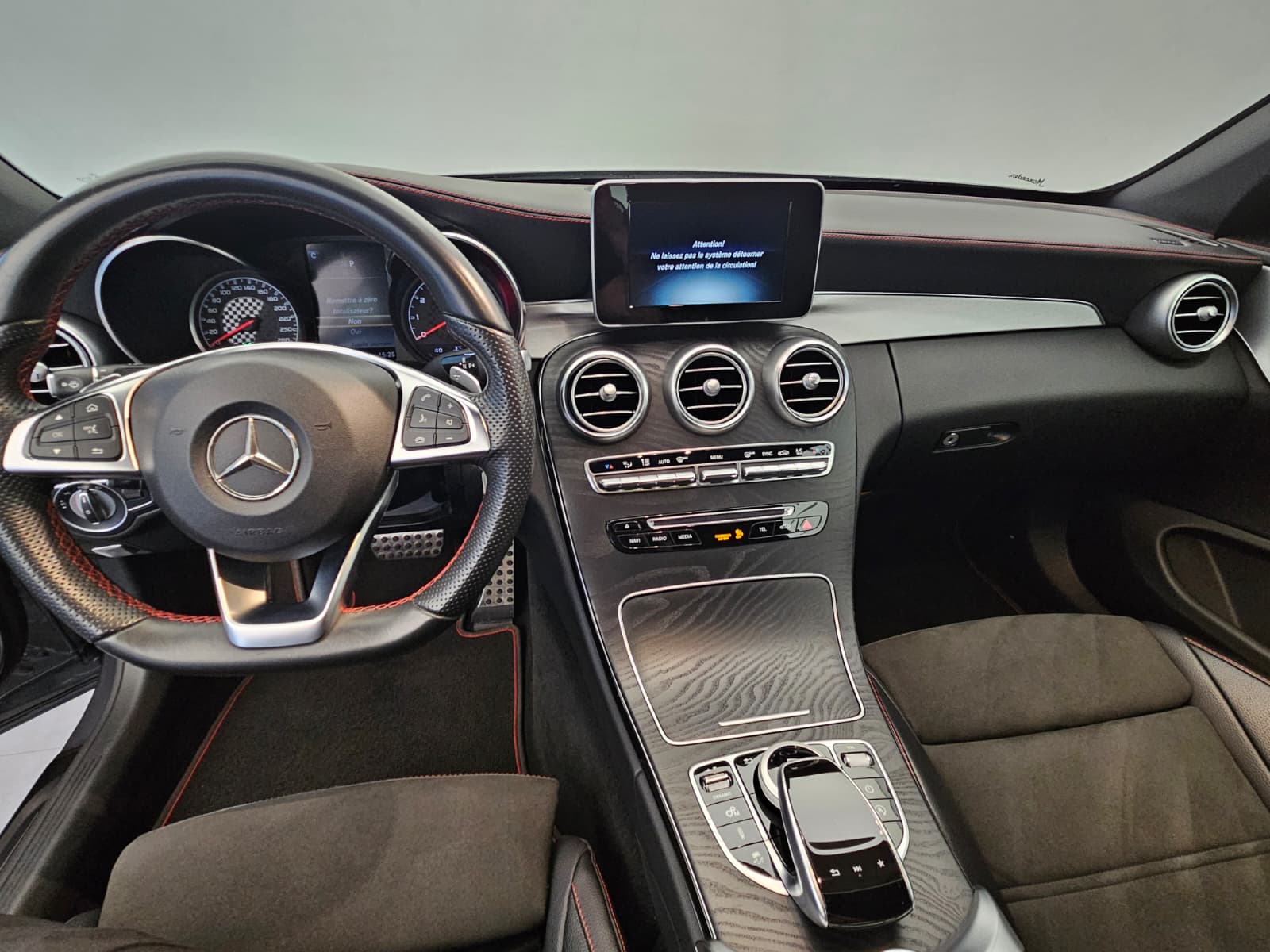 MERCEDES-BENZ C 43 Cabriolet AMG 4Matic 9G-Tronic-image-8