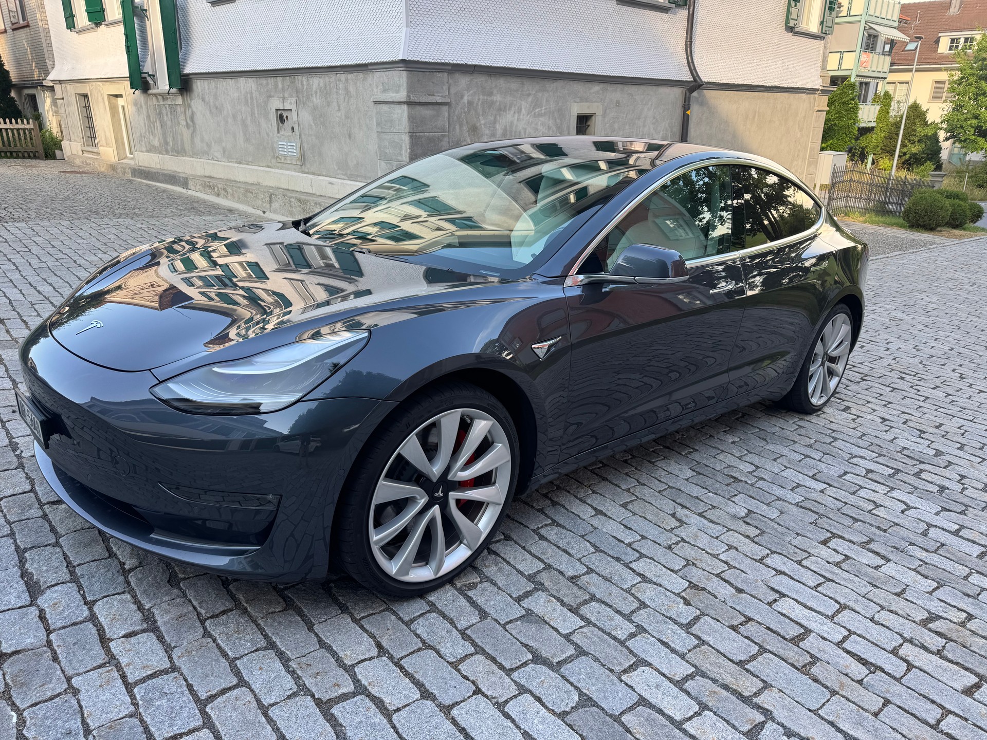 TESLA Performance D Long Range mit Autopilot-image-0