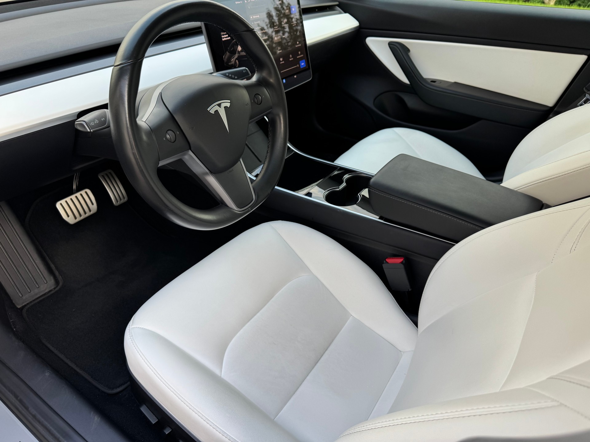 TESLA Performance D Long Range mit Autopilot-image-6