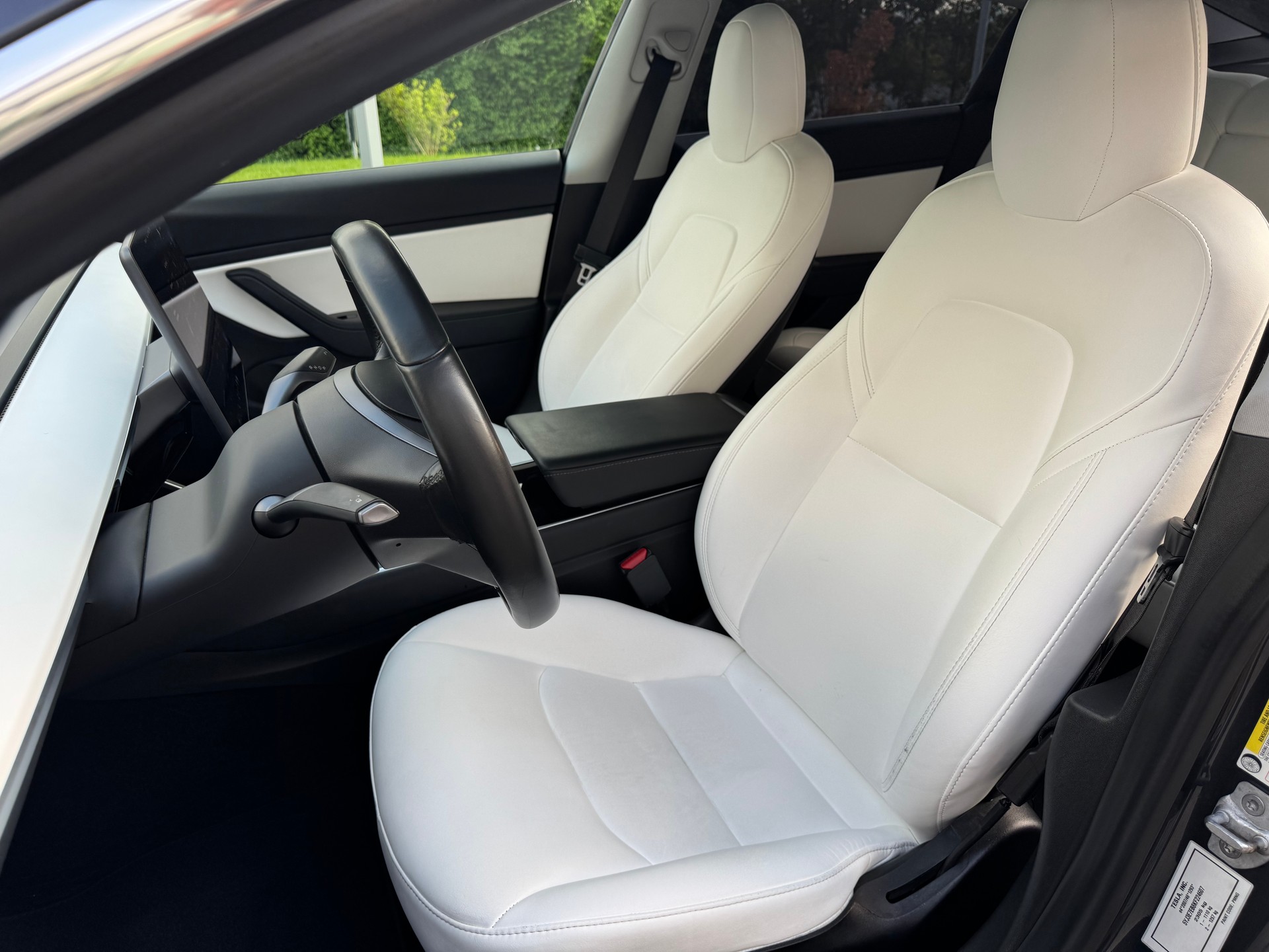 TESLA Performance D Long Range mit Autopilot-image-7