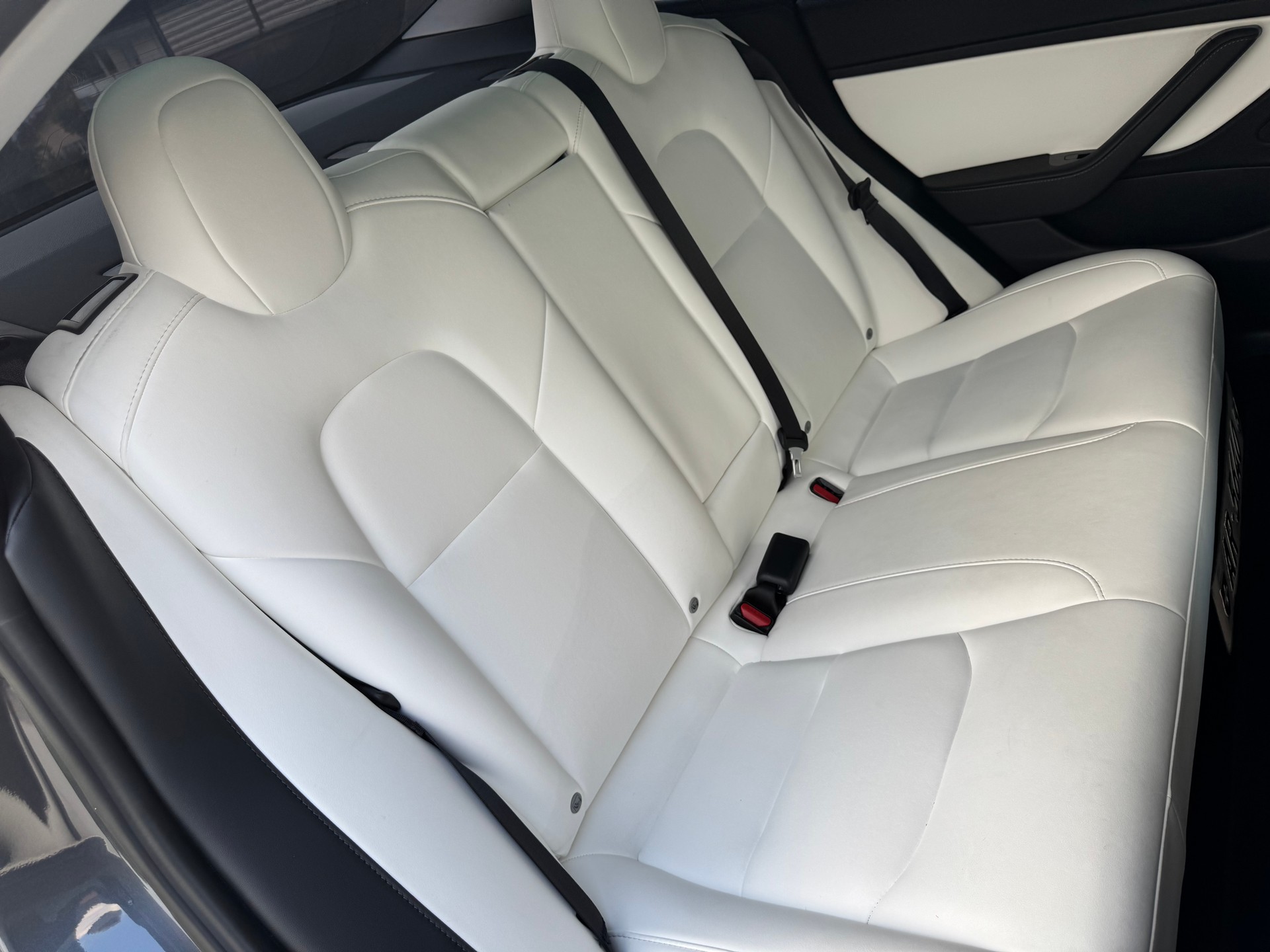 TESLA Performance D Long Range mit Autopilot-image-11