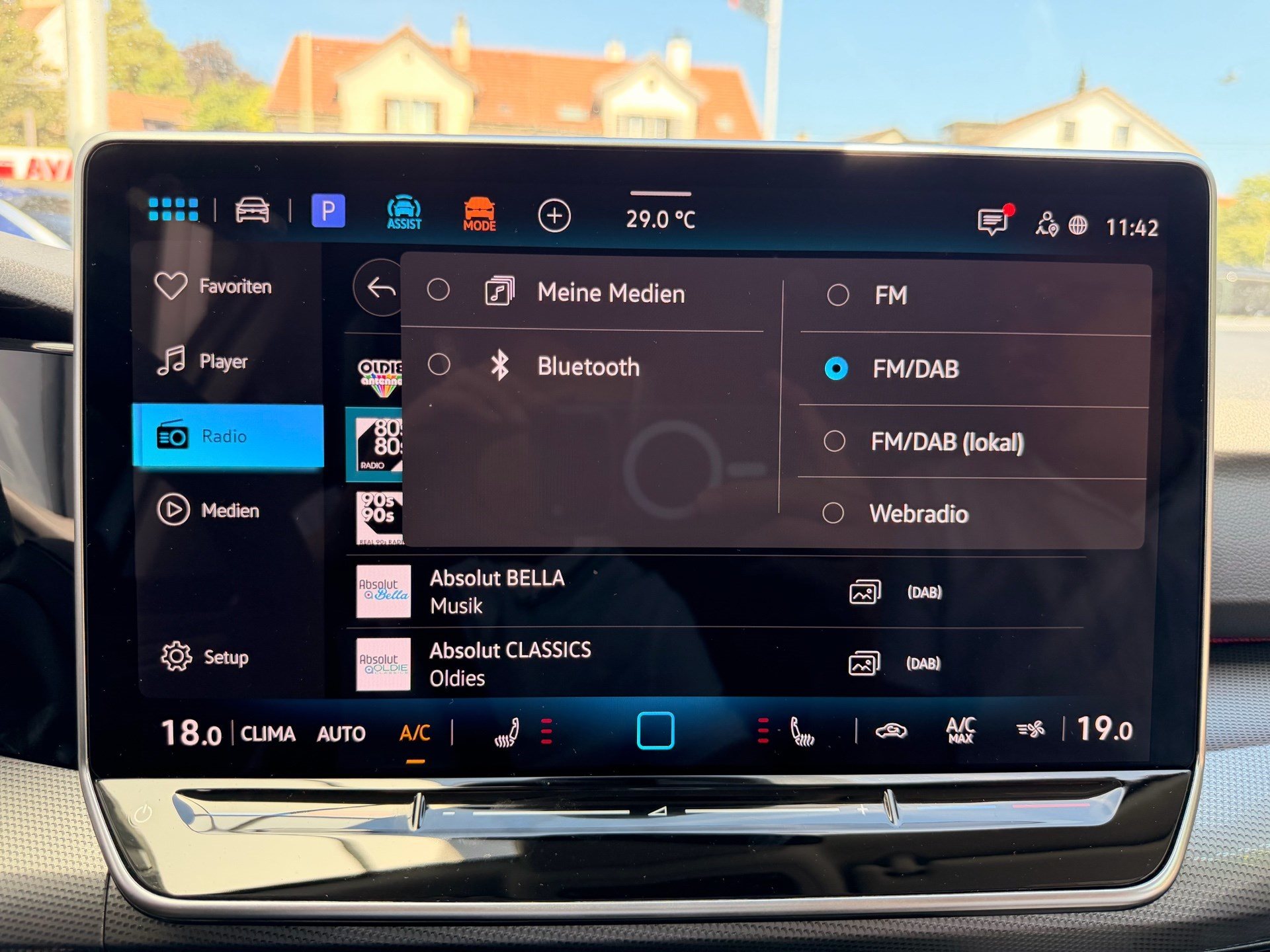 VW Golf VIII 1.5 TSI eHybrid 204 PS Style *** 5 JAHRE VW WERKSGARANTIE ***-image-18