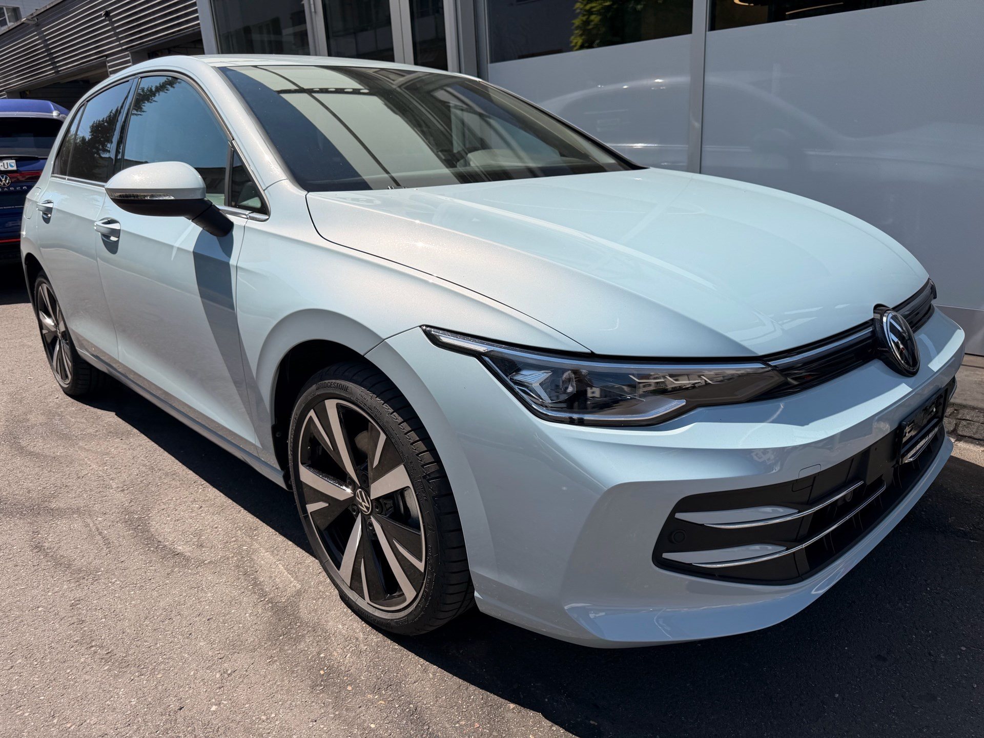 VW Golf VIII 1.5 TSI eHybrid 204 PS Style *** 5 JAHRE VW WERKSGARANTIE ***-showroom-element-2