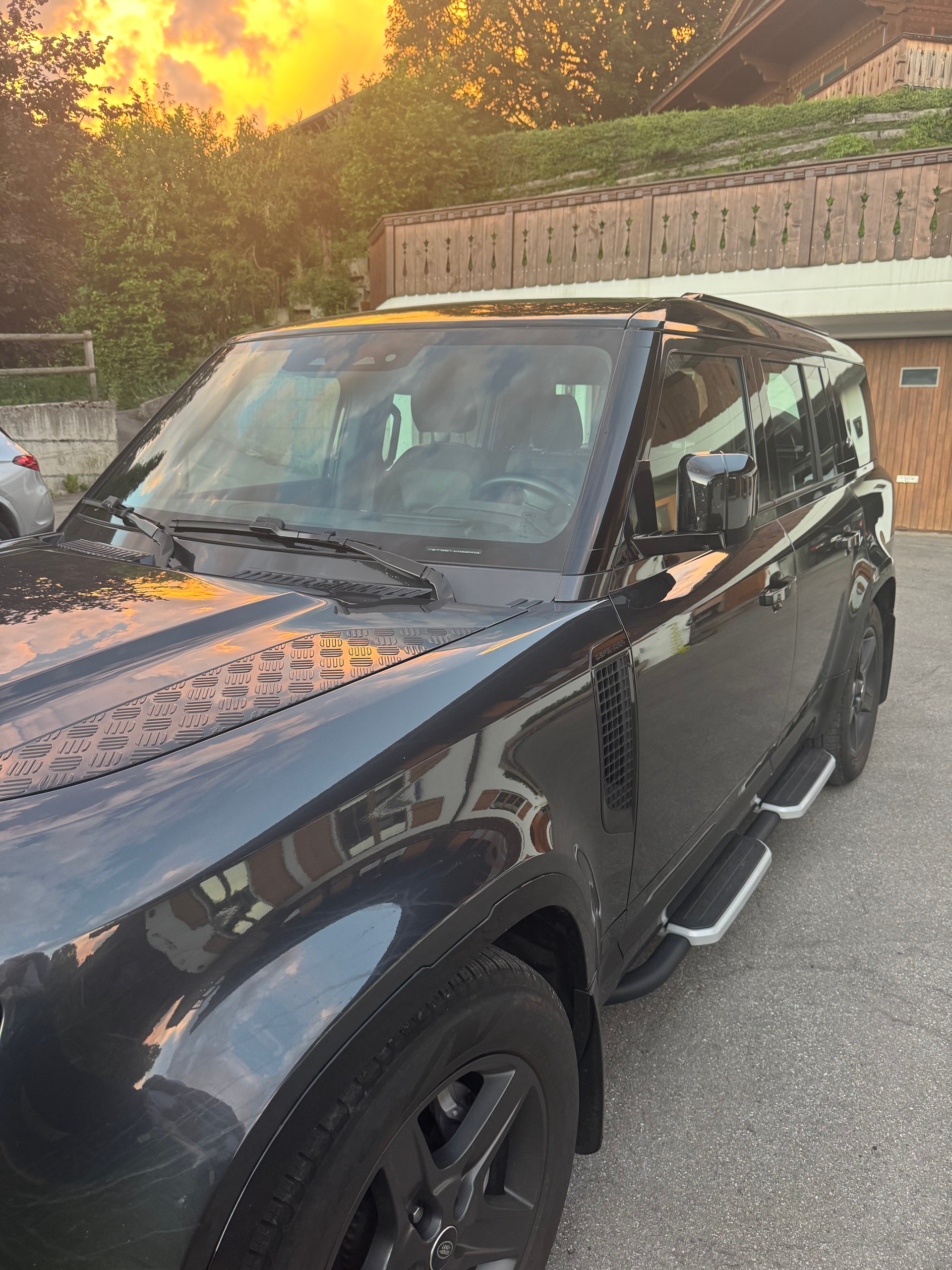 LAND ROVER Defender 130 3.0 D I6 X-Dynamic SE-image-1