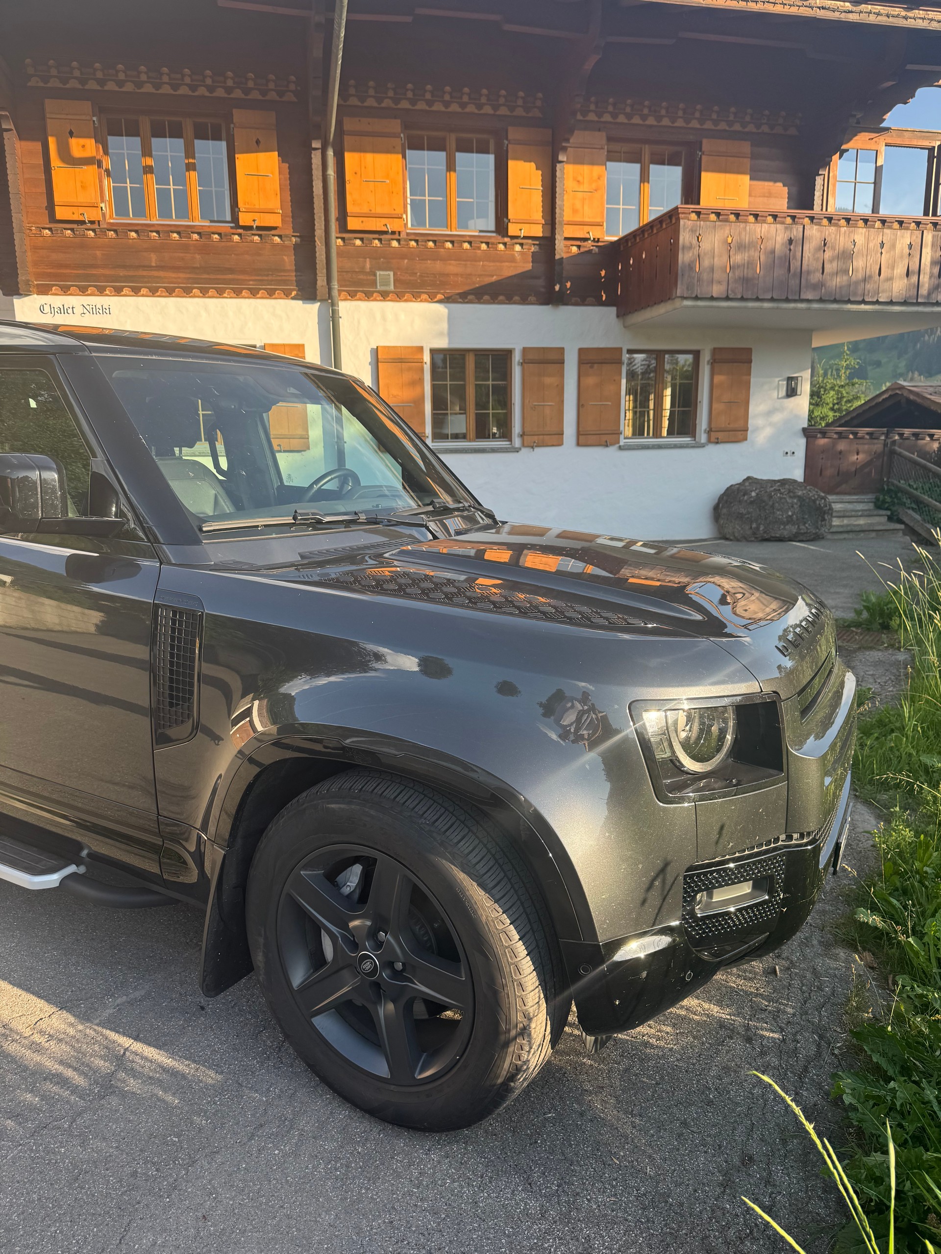 LAND ROVER Defender 130 3.0 D I6 X-Dynamic SE-image-3
