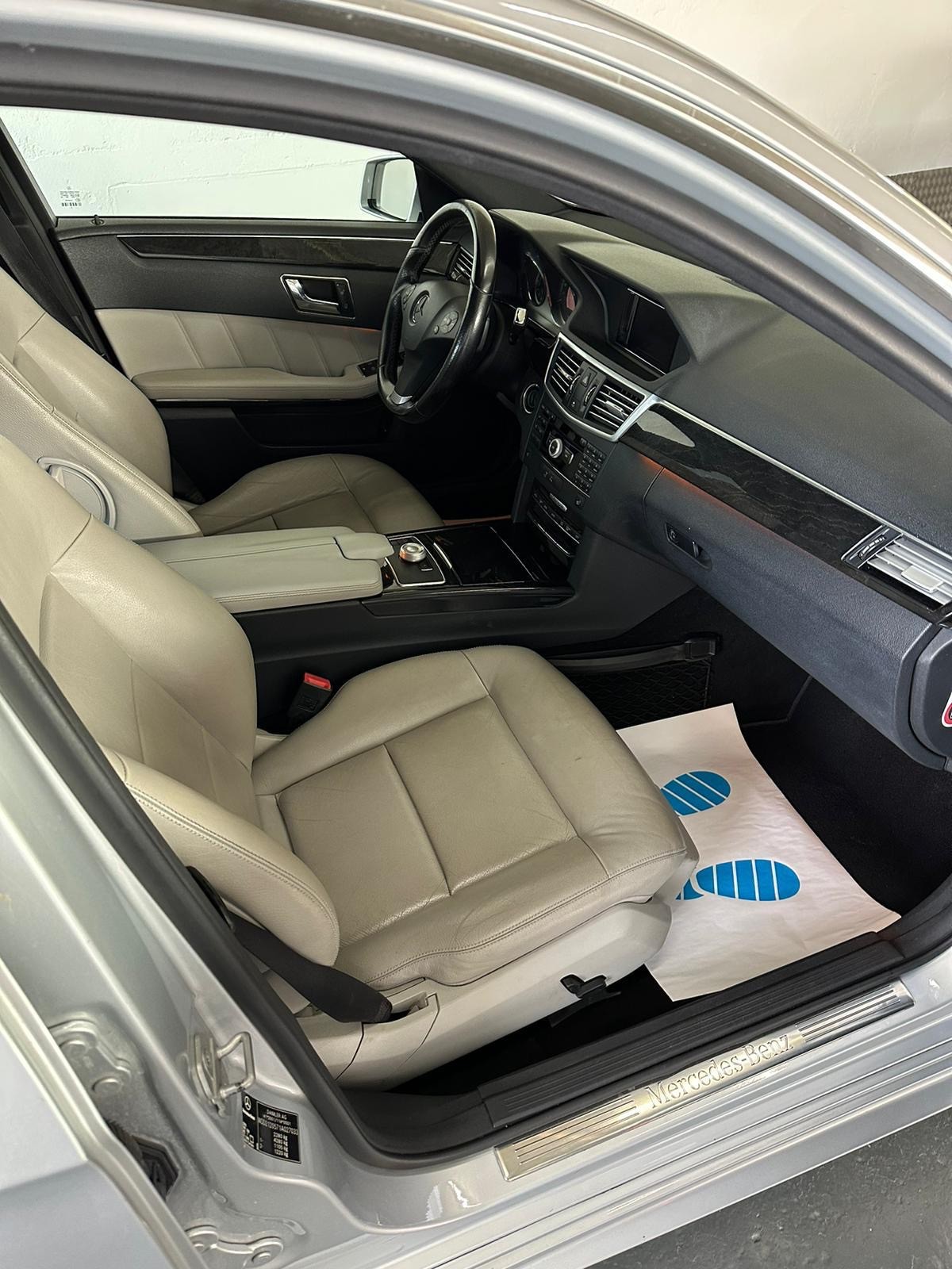 MERCEDES-BENZ E 350 CGI BlueEfficiency Avantgarde 7G-Tronic-image-15