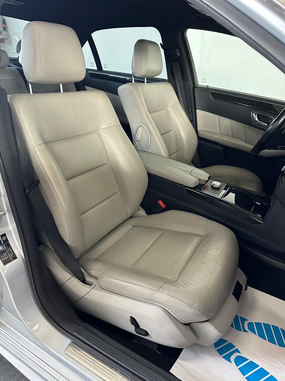MERCEDES-BENZ E 350 CGI BlueEfficiency Avantgarde 7G-Tronic-image-16
