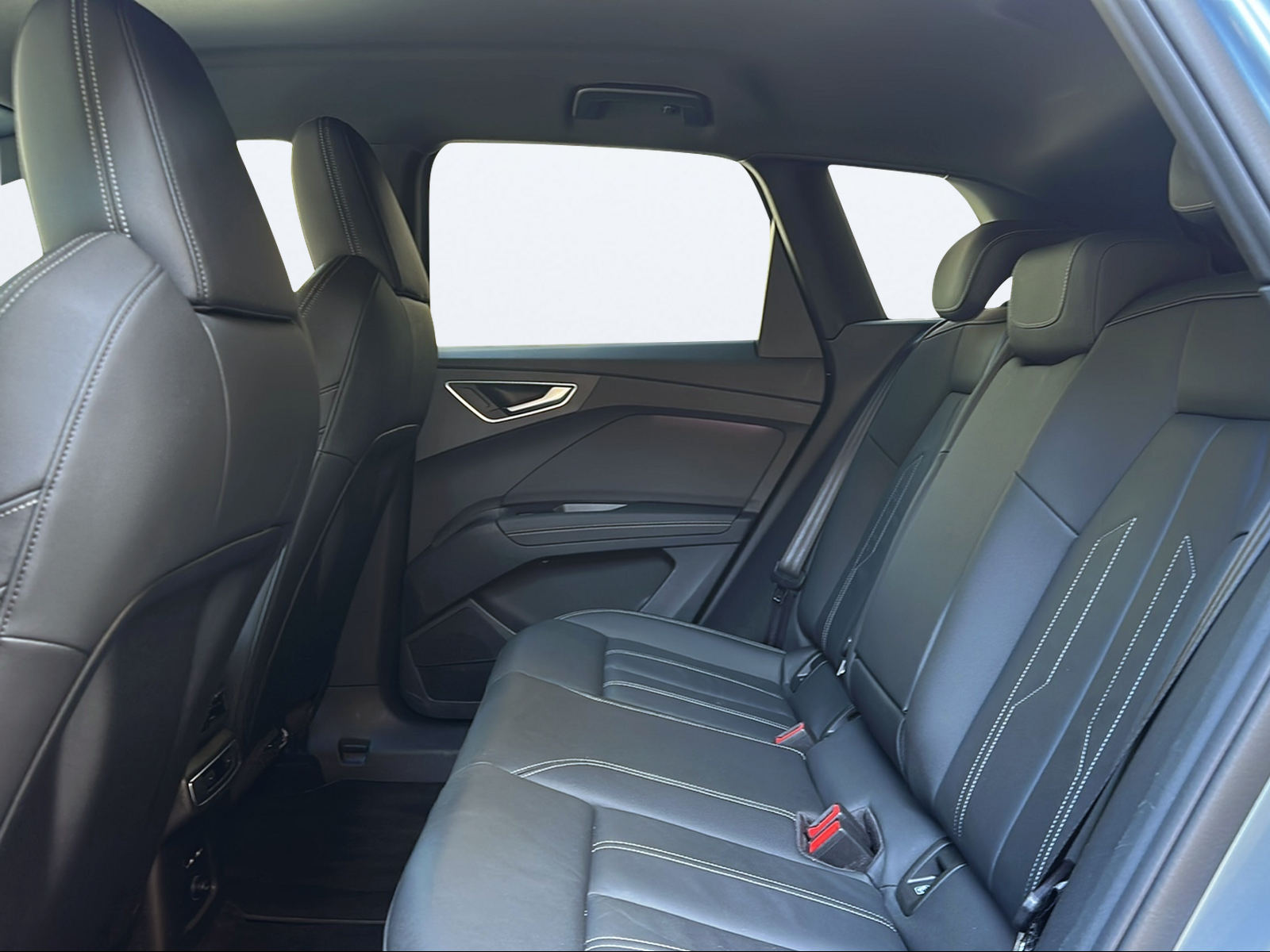 AUDI Q4 e-tron 50 quattro-image-13