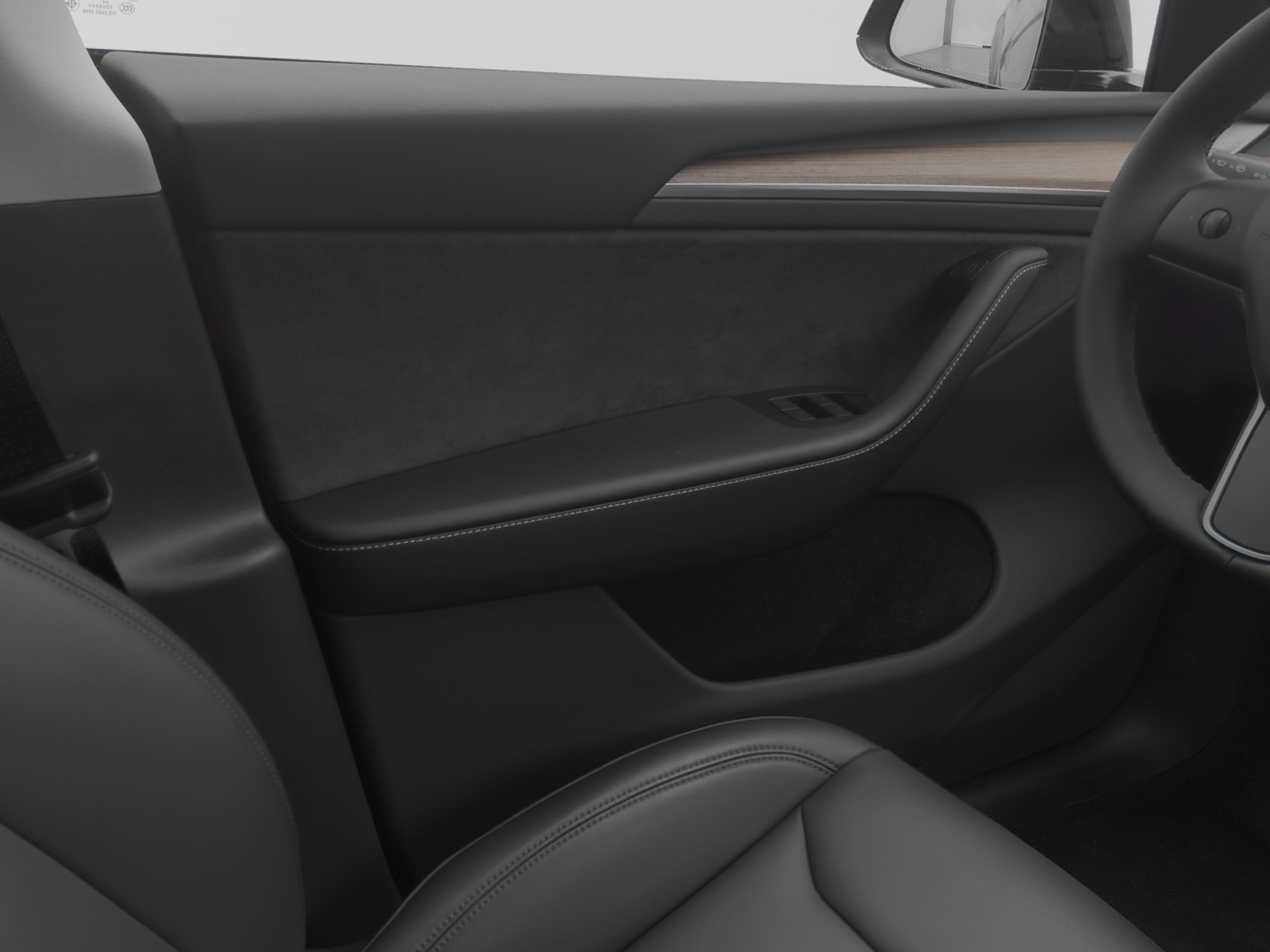 TESLA Model Y Long Range All-Wheel Drive-image-7