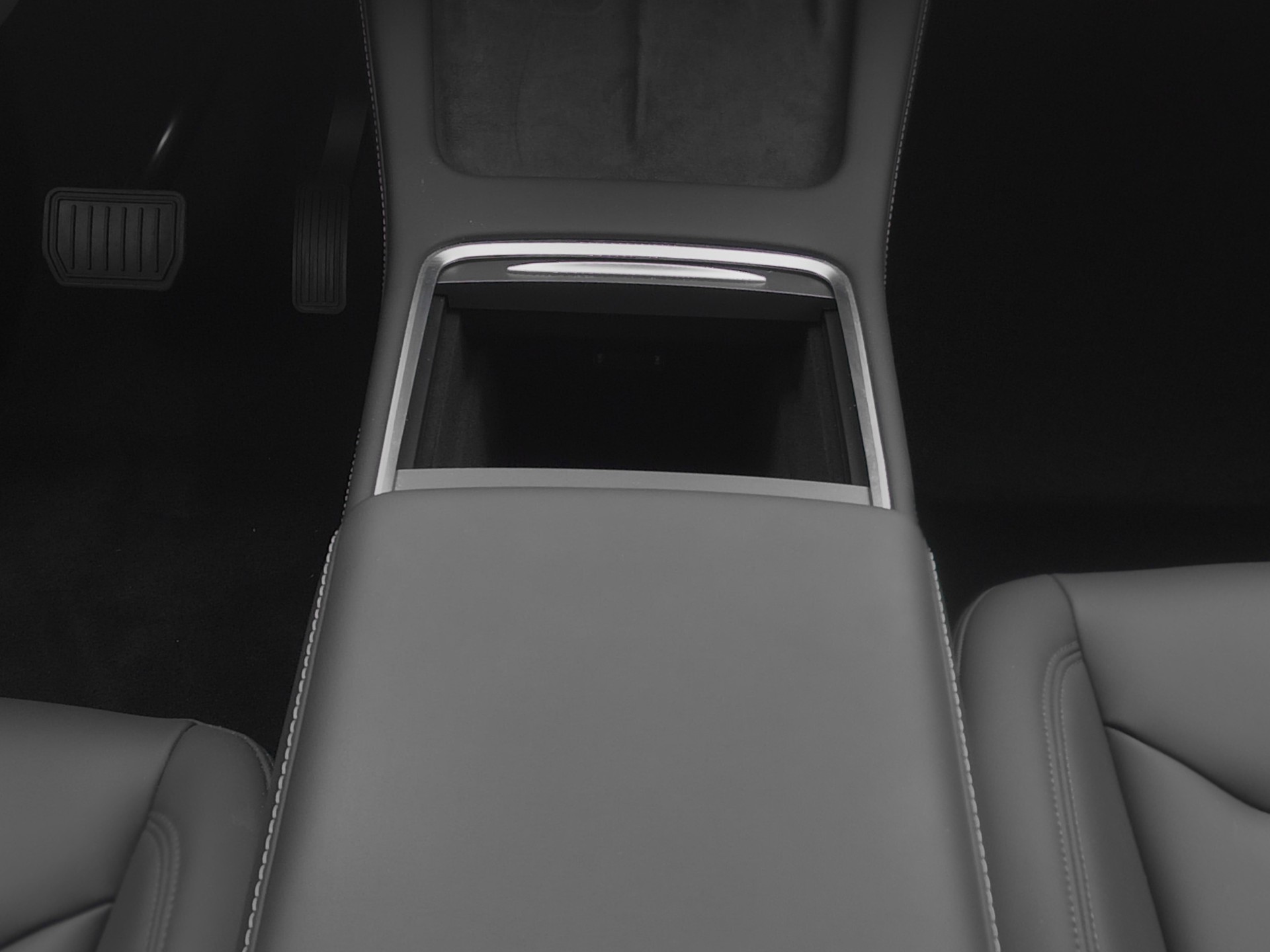 TESLA Model Y Long Range All-Wheel Drive-image-9