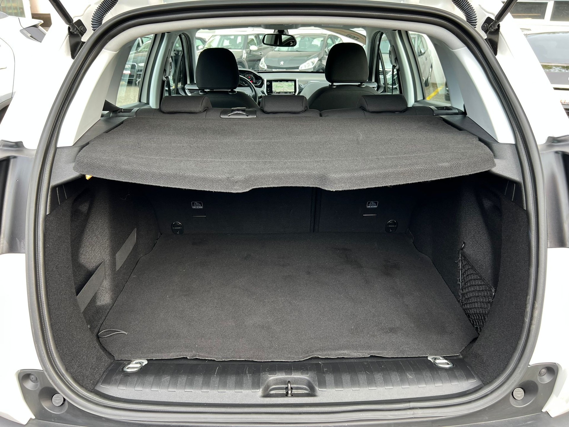 PEUGEOT 2008 1.2 PureTech Style-image-10