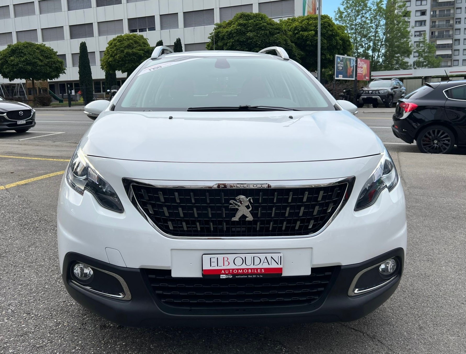 PEUGEOT 2008 1.2 PureTech Style-image-1
