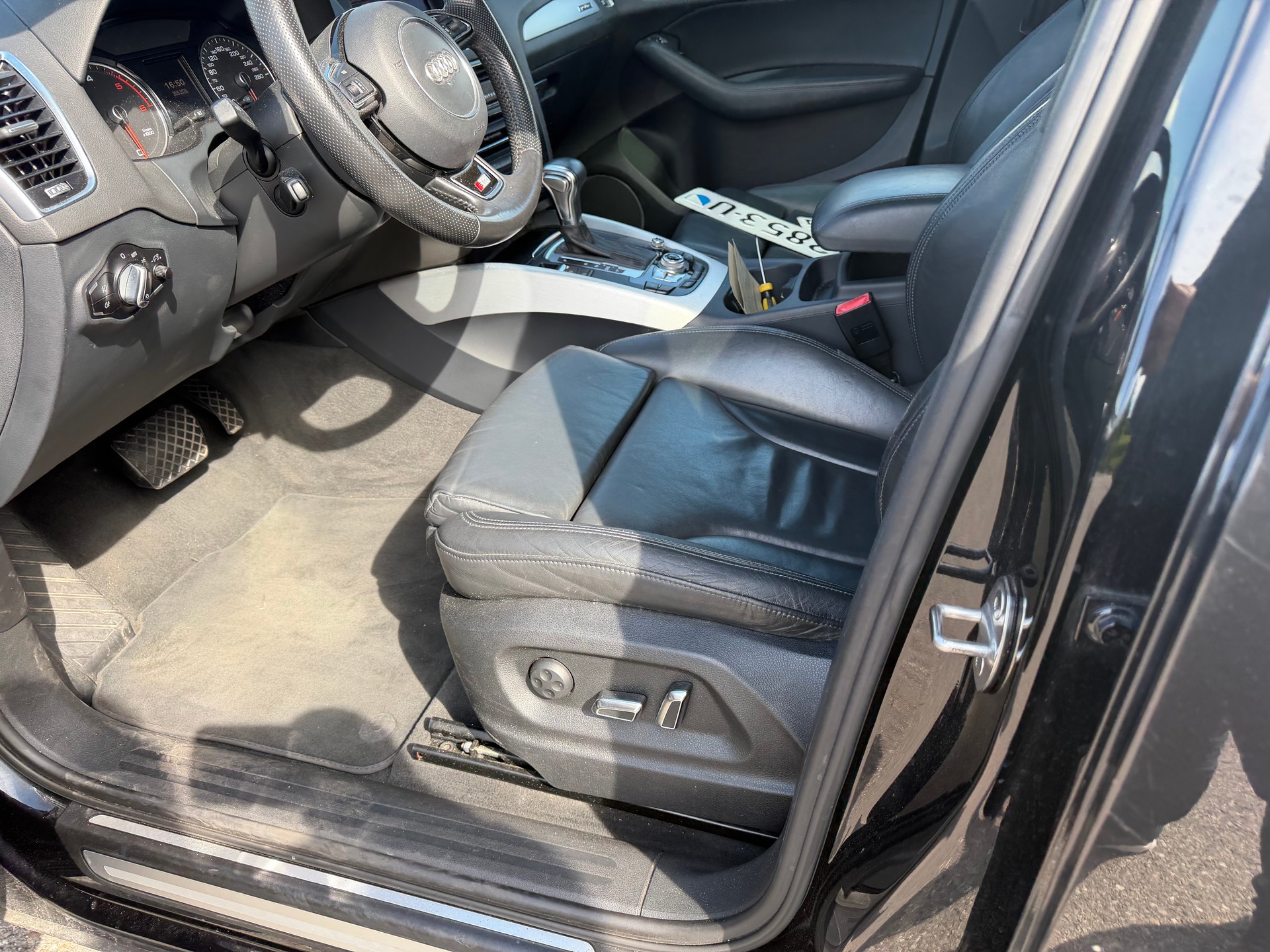 AUDI Q5 3.0 TDI quattro S-tronic-image-11