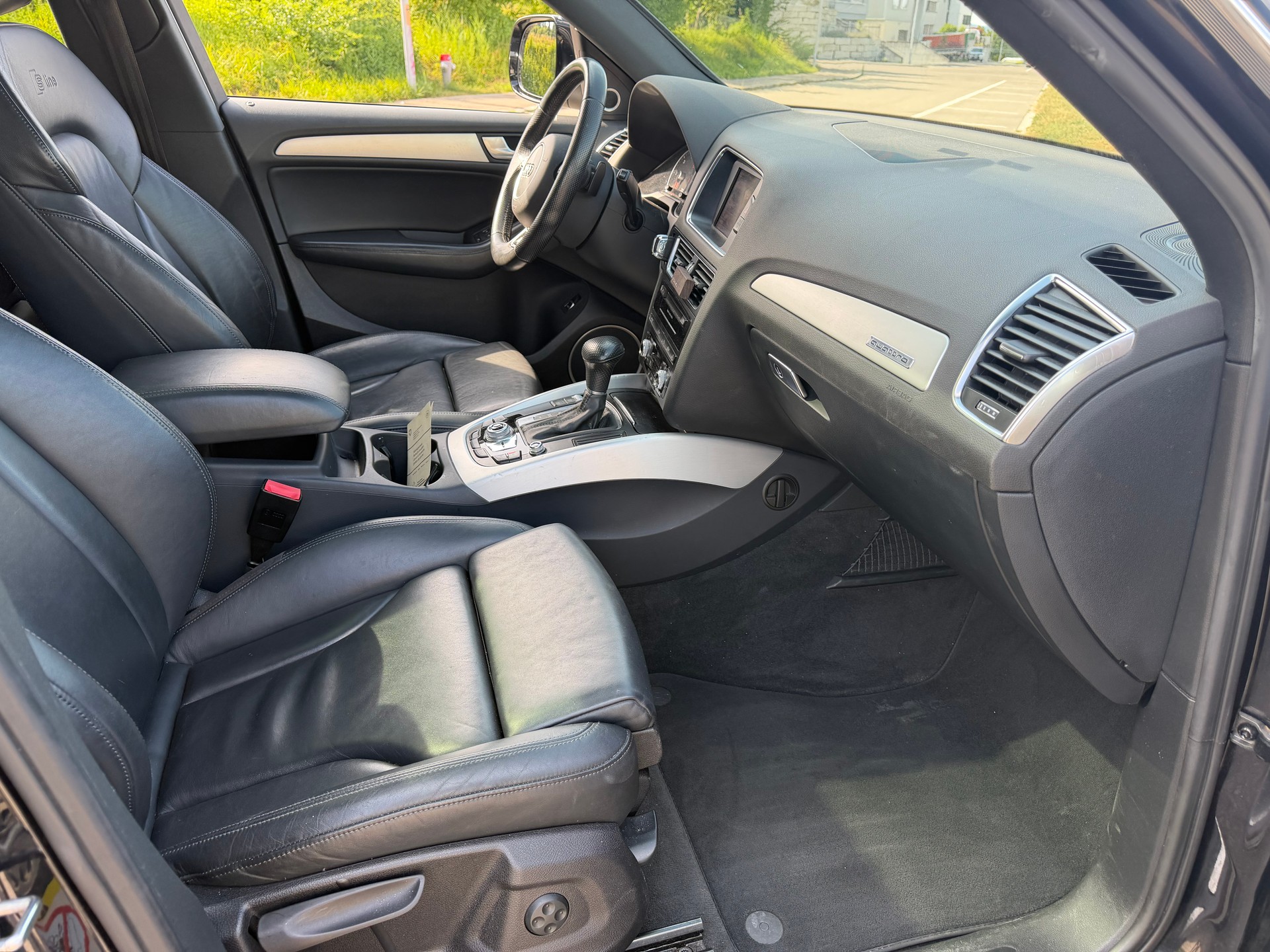 AUDI Q5 3.0 TDI quattro S-tronic-image-9