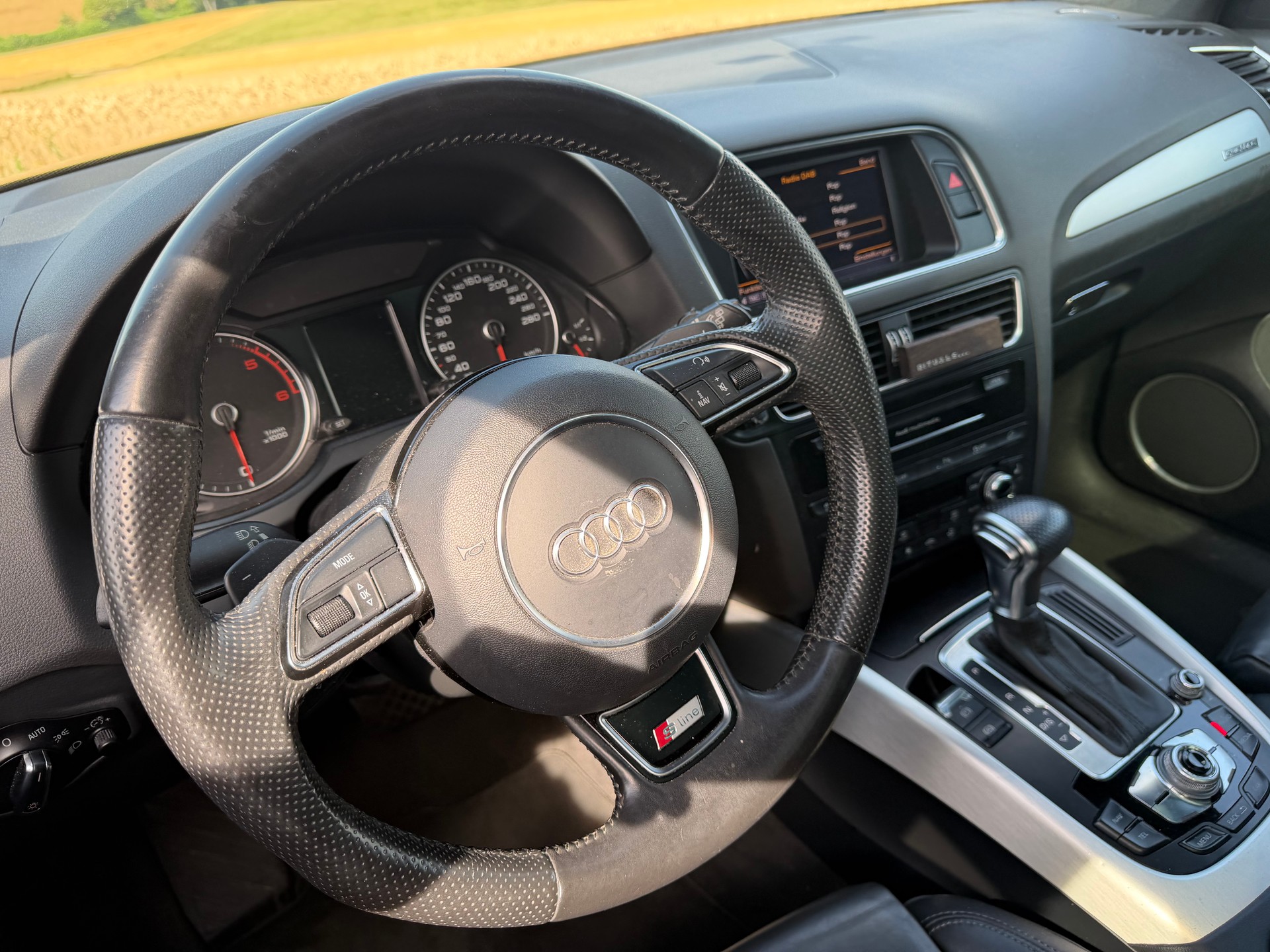 AUDI Q5 3.0 TDI quattro S-tronic-image-10