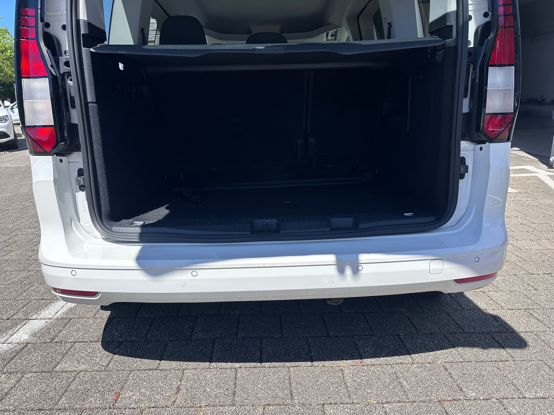 VW Caddy 2.0 TDI Liberty DSG-image-19
