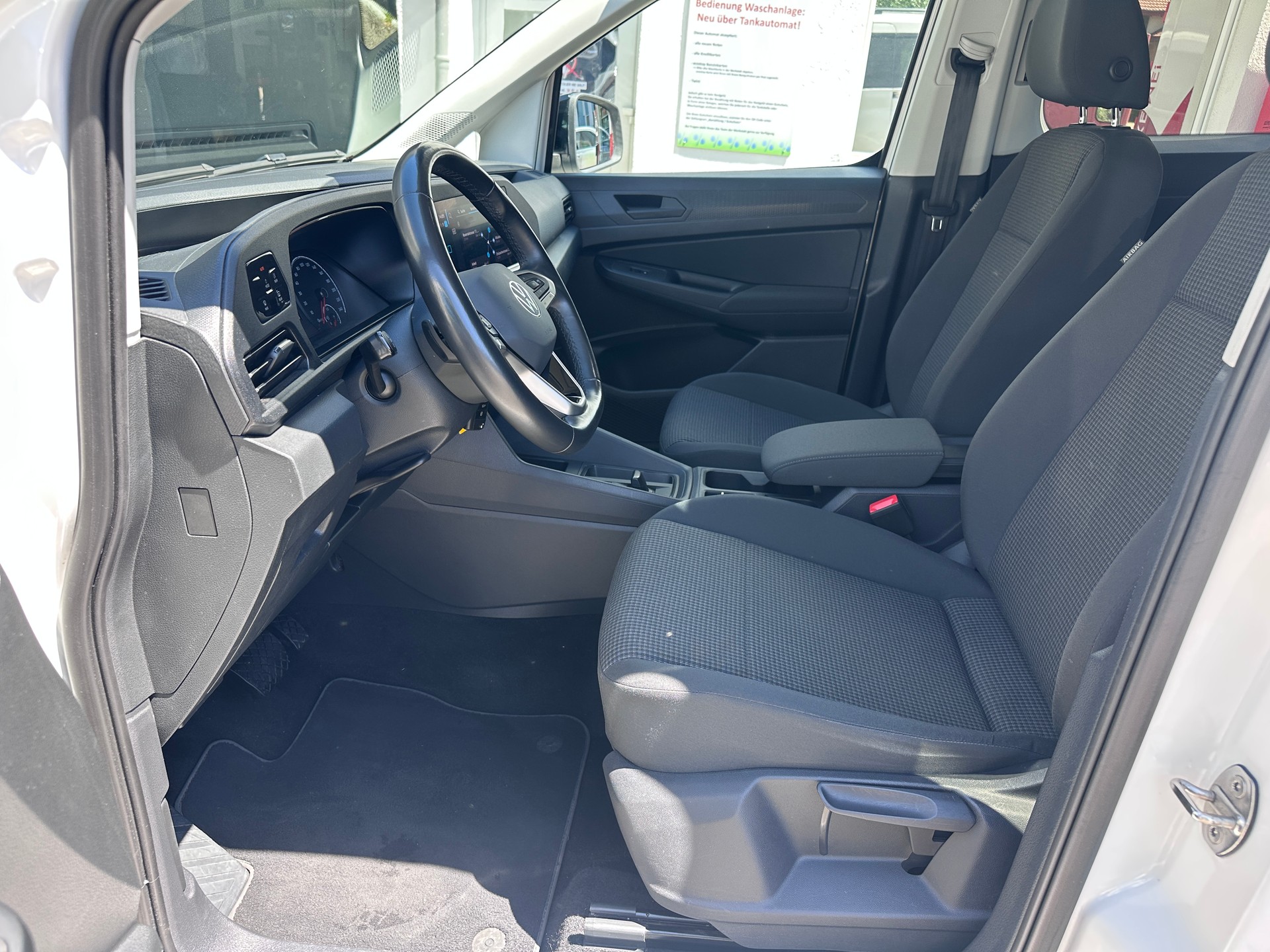 VW Caddy 2.0 TDI Liberty DSG-image-9
