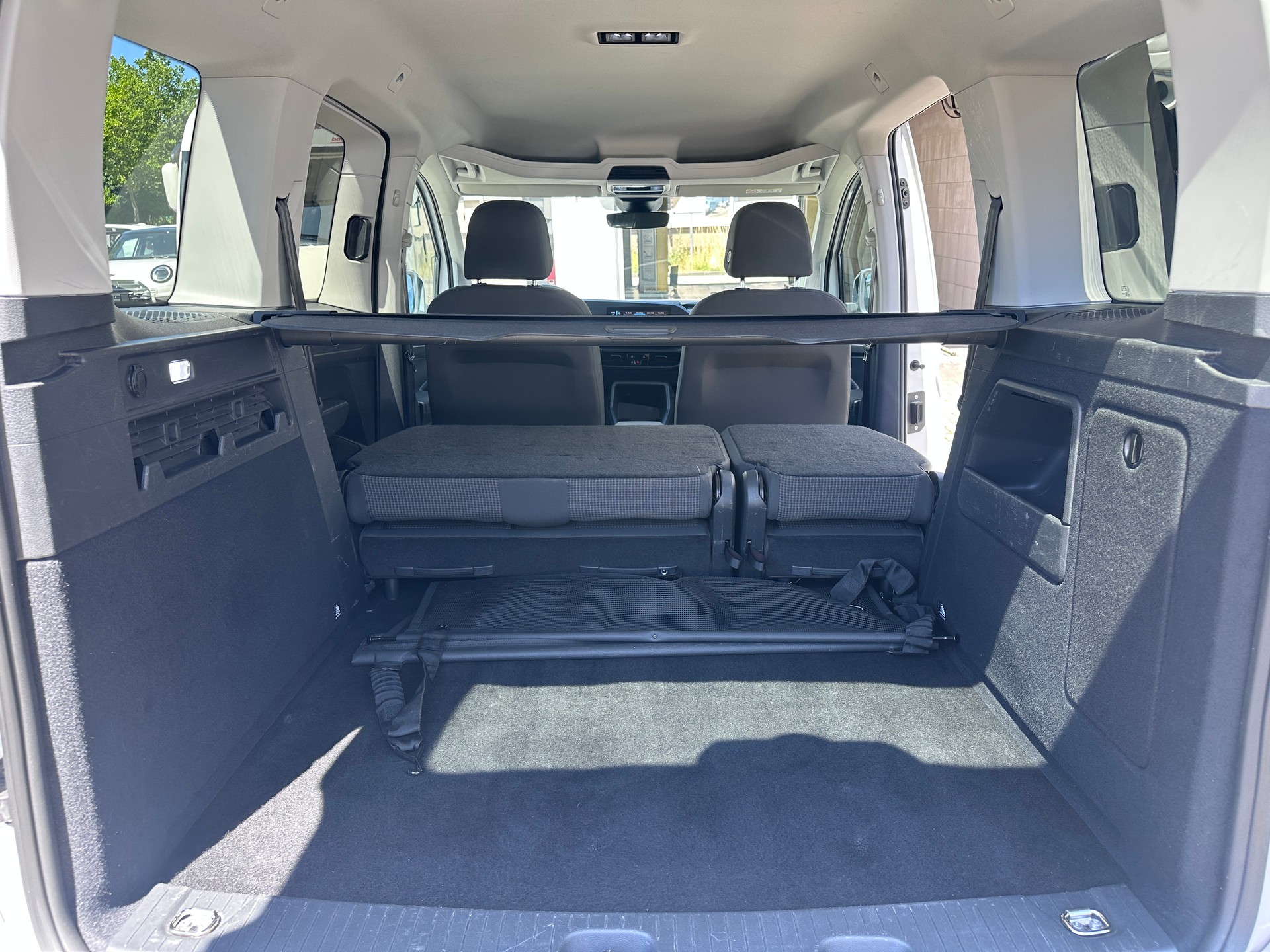 VW Caddy 2.0 TDI Liberty DSG-image-18