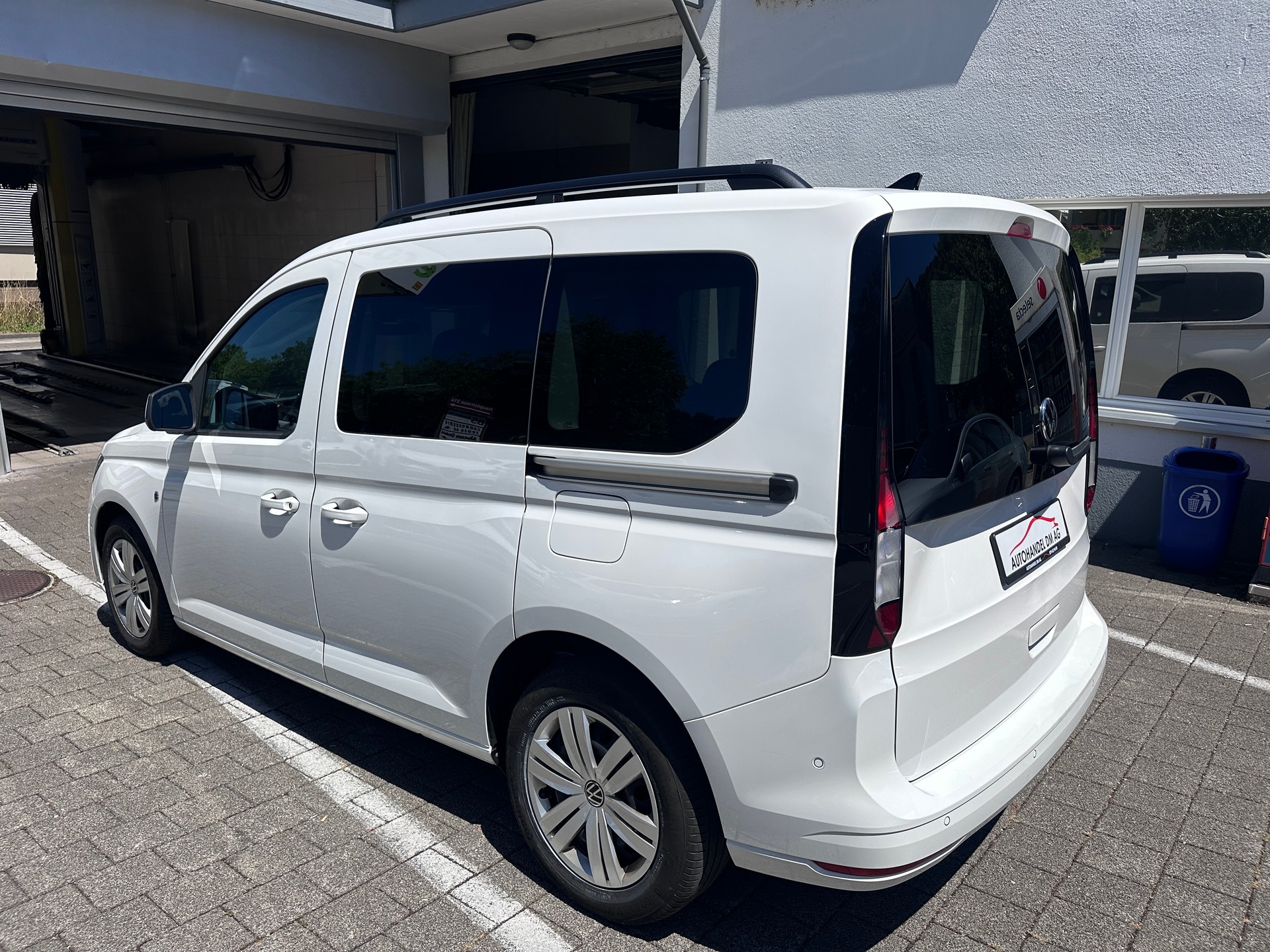 VW Caddy 2.0 TDI Liberty DSG-image-3