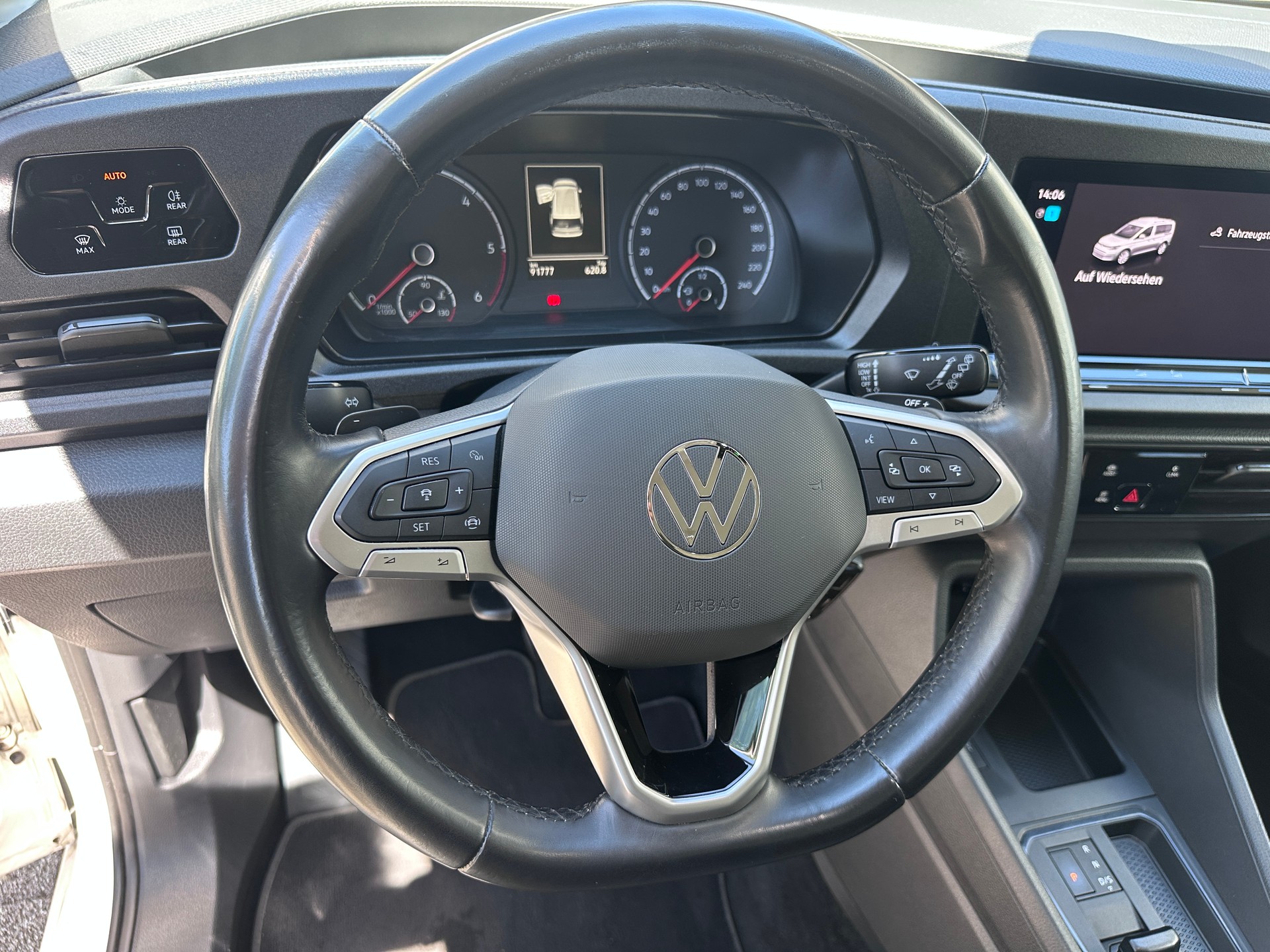 VW Caddy 2.0 TDI Liberty DSG-image-12