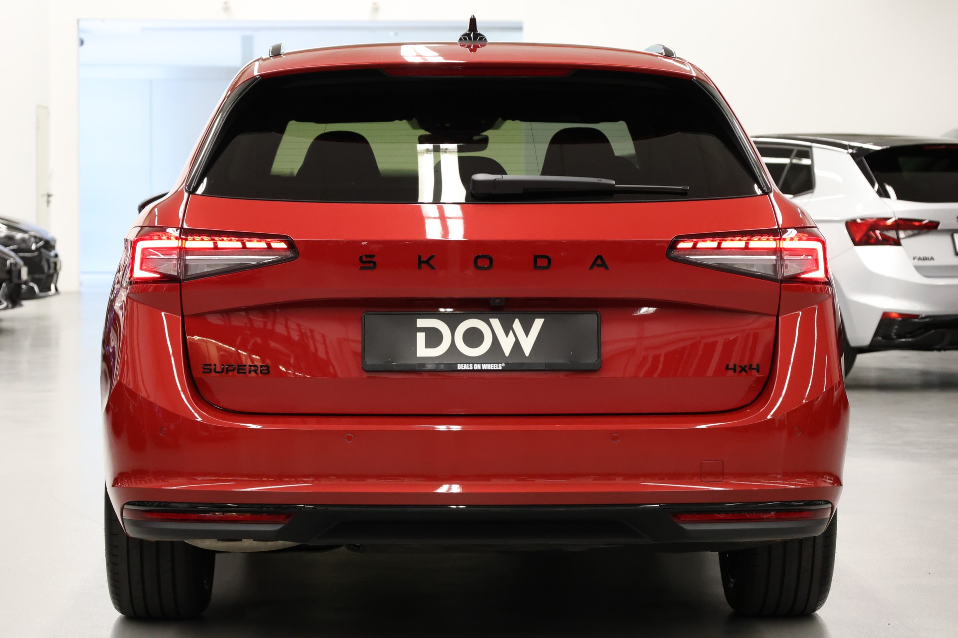 SKODA Superb Combi 2.0 TDI Sportline 4x4 DSG-image-8
