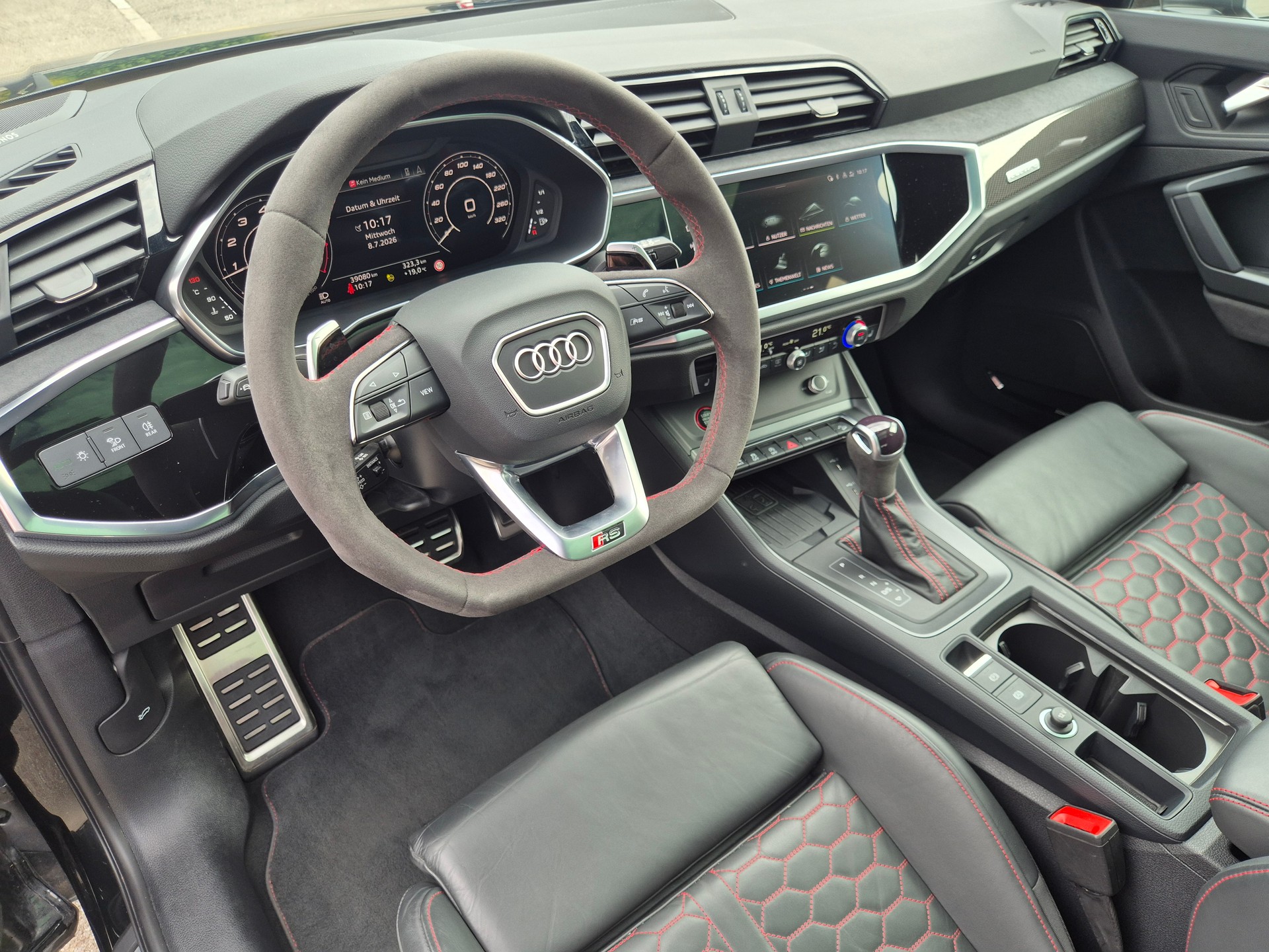 AUDI RS Q3 2.5 TFSI quattro S tronic-image-13