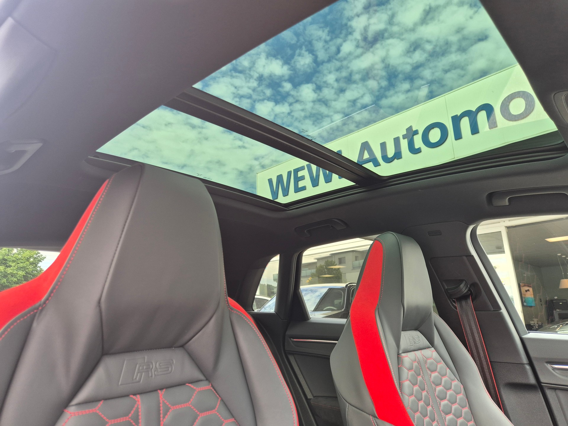 AUDI RS Q3 2.5 TFSI quattro S tronic-image-10