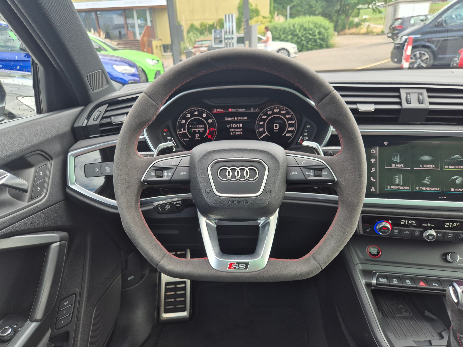 AUDI RS Q3 2.5 TFSI quattro S tronic-image-15
