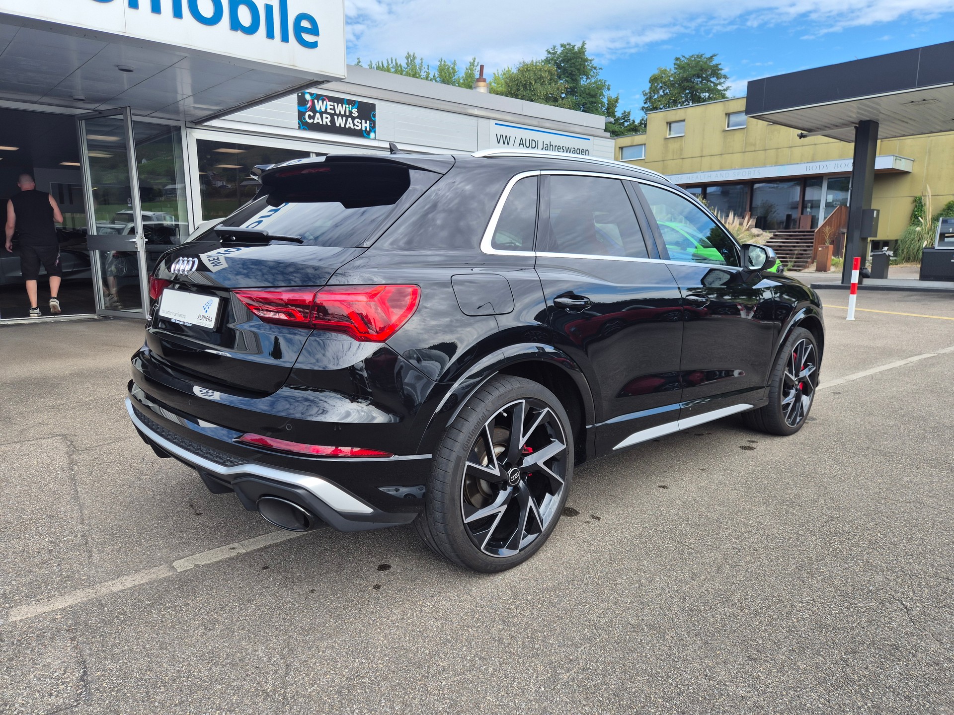 AUDI RS Q3 2.5 TFSI quattro S tronic-image-4