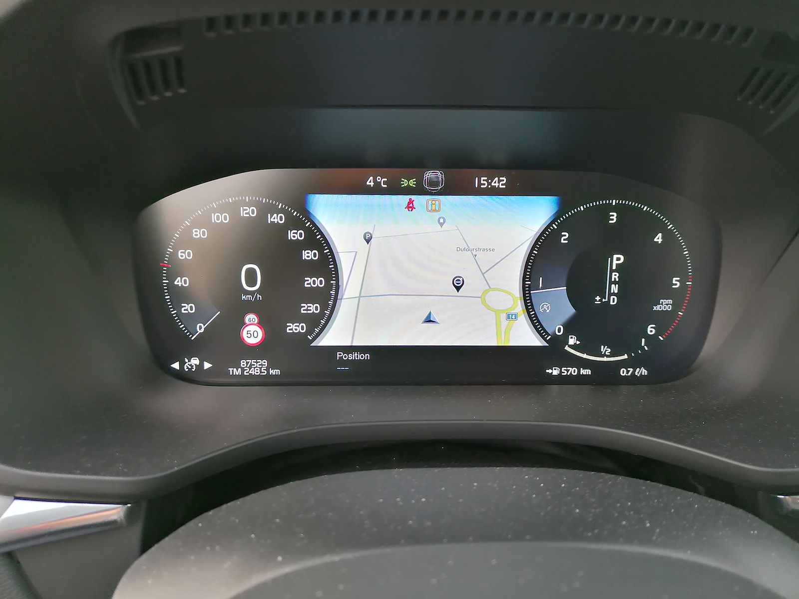 VOLVO XC60 2.0 D4 Momentum AWD-image-9