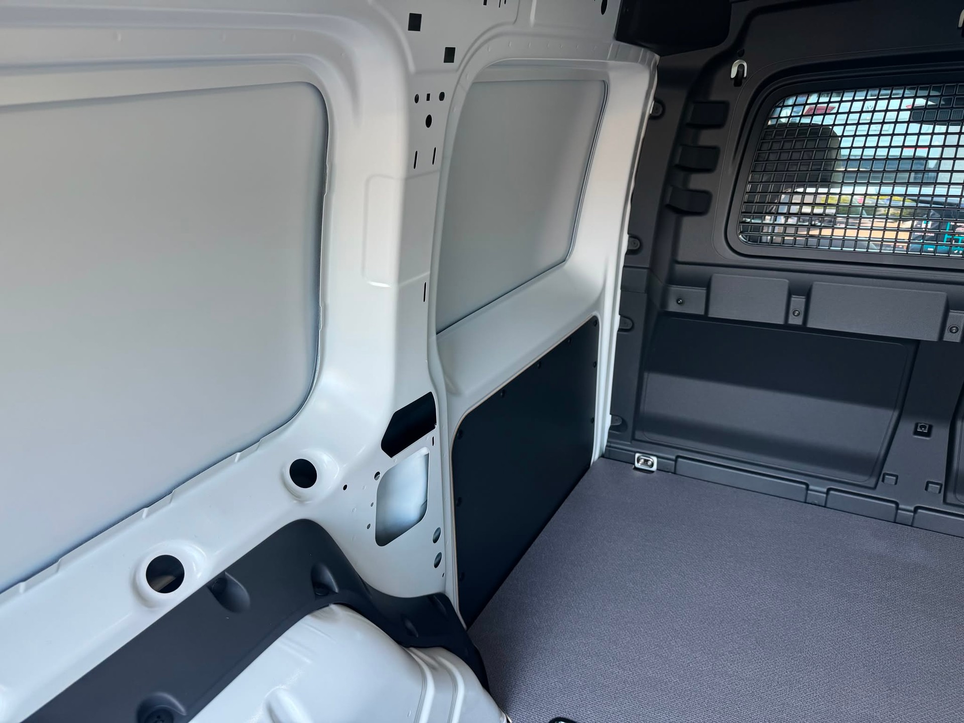 VW Caddy Cargo 2.0TDI Maxi 4Motion-image-8
