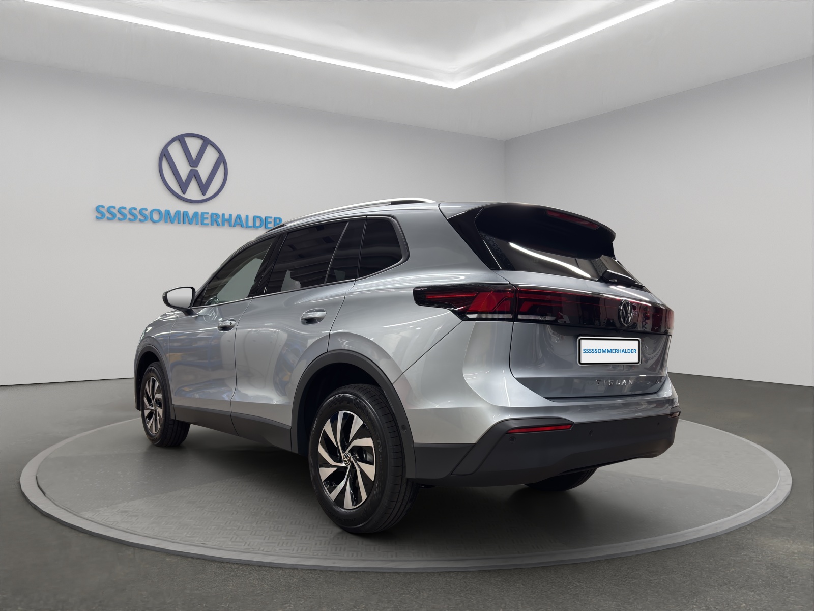 VW Tiguan 2.0 TSI DSG United 4Motion-image-2
