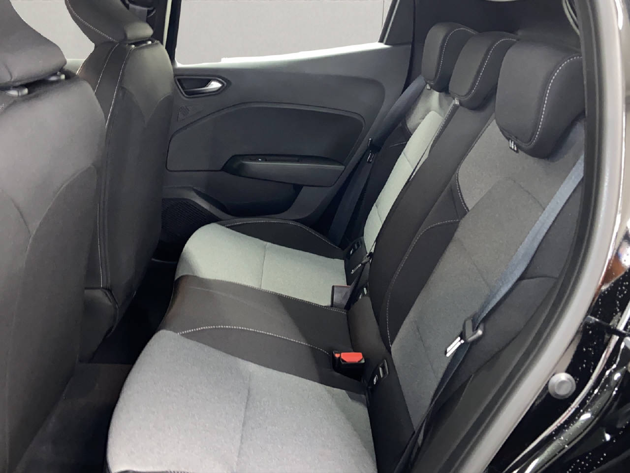 RENAULT Clio 1.6 E-Tech evolution-image-11