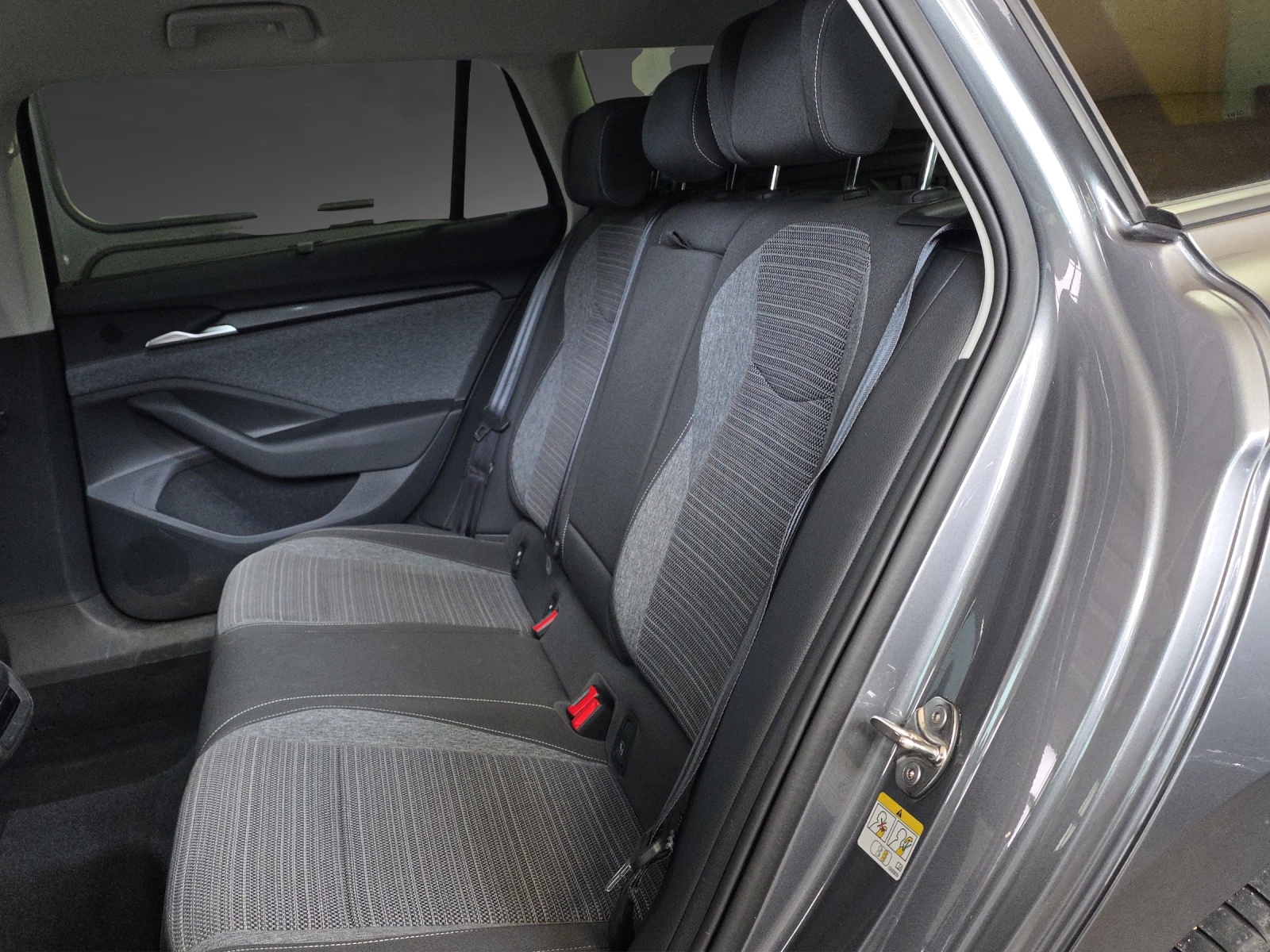 SKODA Superb Combi 2.0 TDi Selection 4x4 DSG-image-6