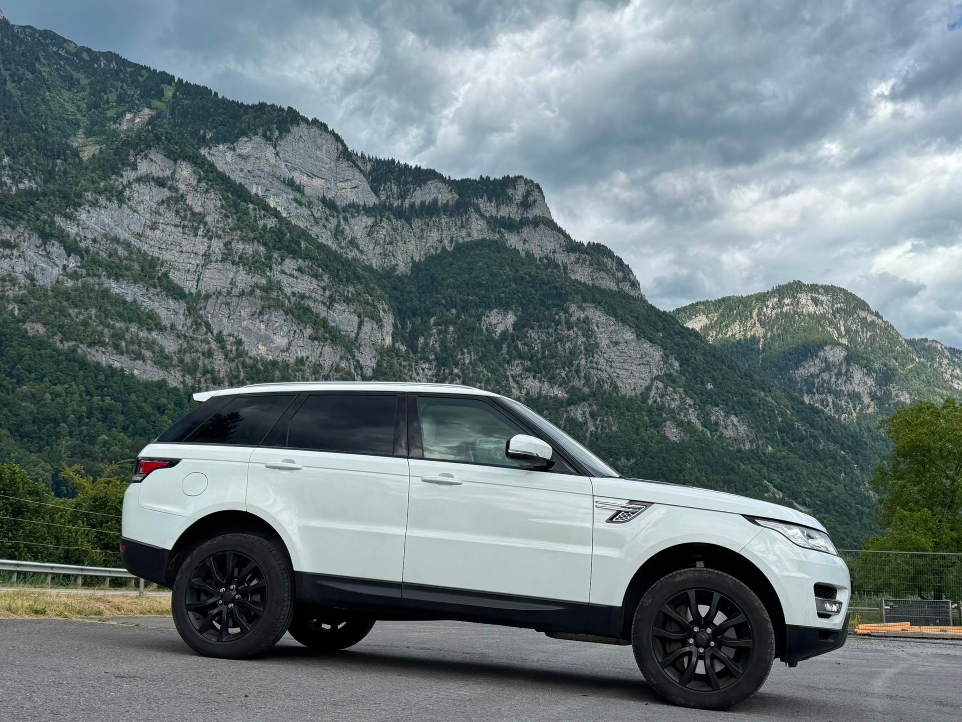 LAND ROVER Range Rover Sport 3.0 SDV6 HSE Automatic-image-4