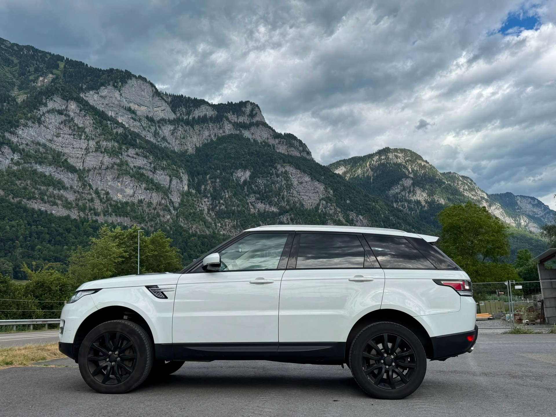 LAND ROVER Range Rover Sport 3.0 SDV6 HSE Automatic-image-6
