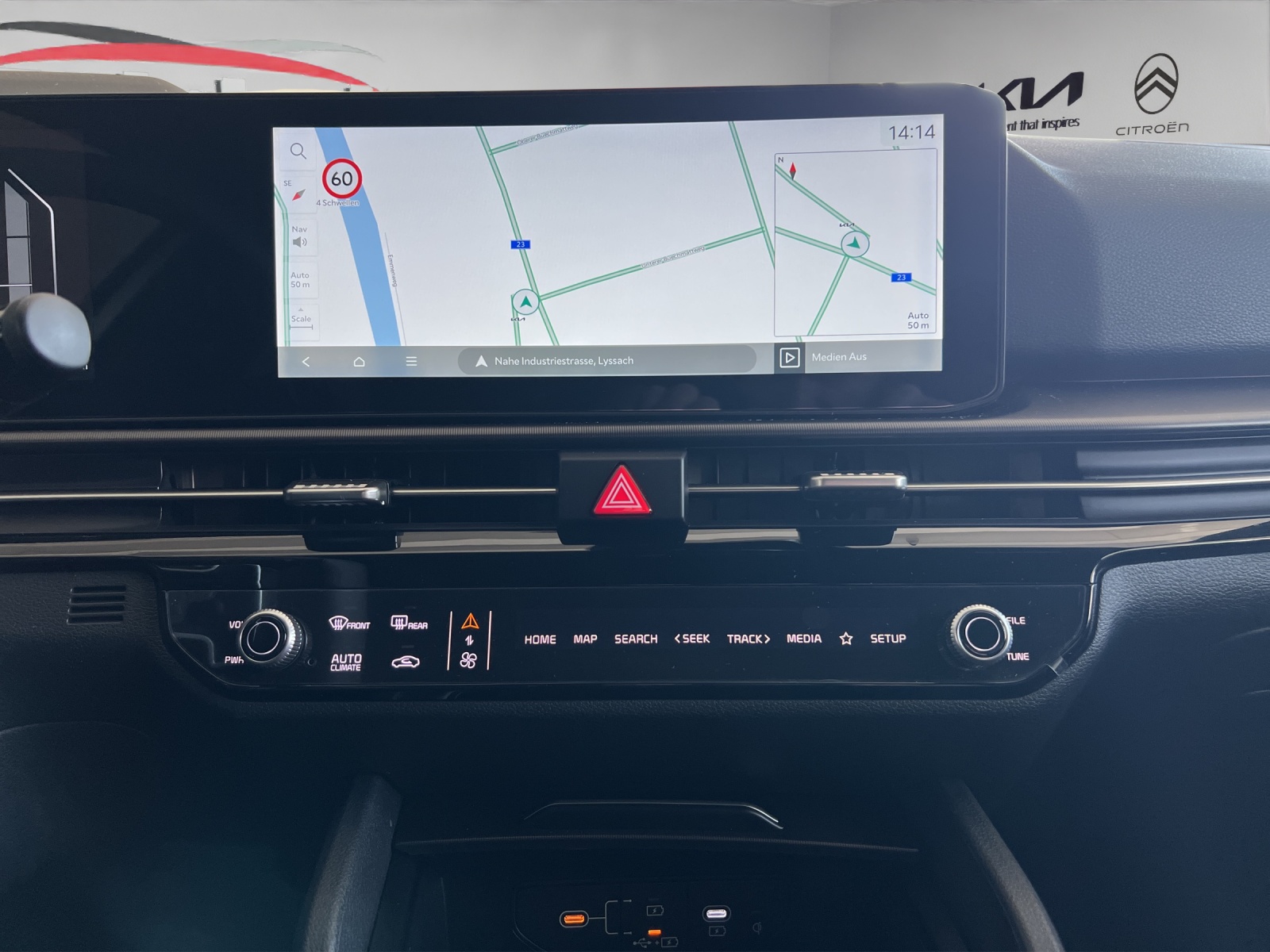 KIA Sportage 1.6T-GDi HEV Black Edition 4x4 / Sonderausführung / Rückfahrkamera / Totwinkelassistent / Head-Up Display-image-12