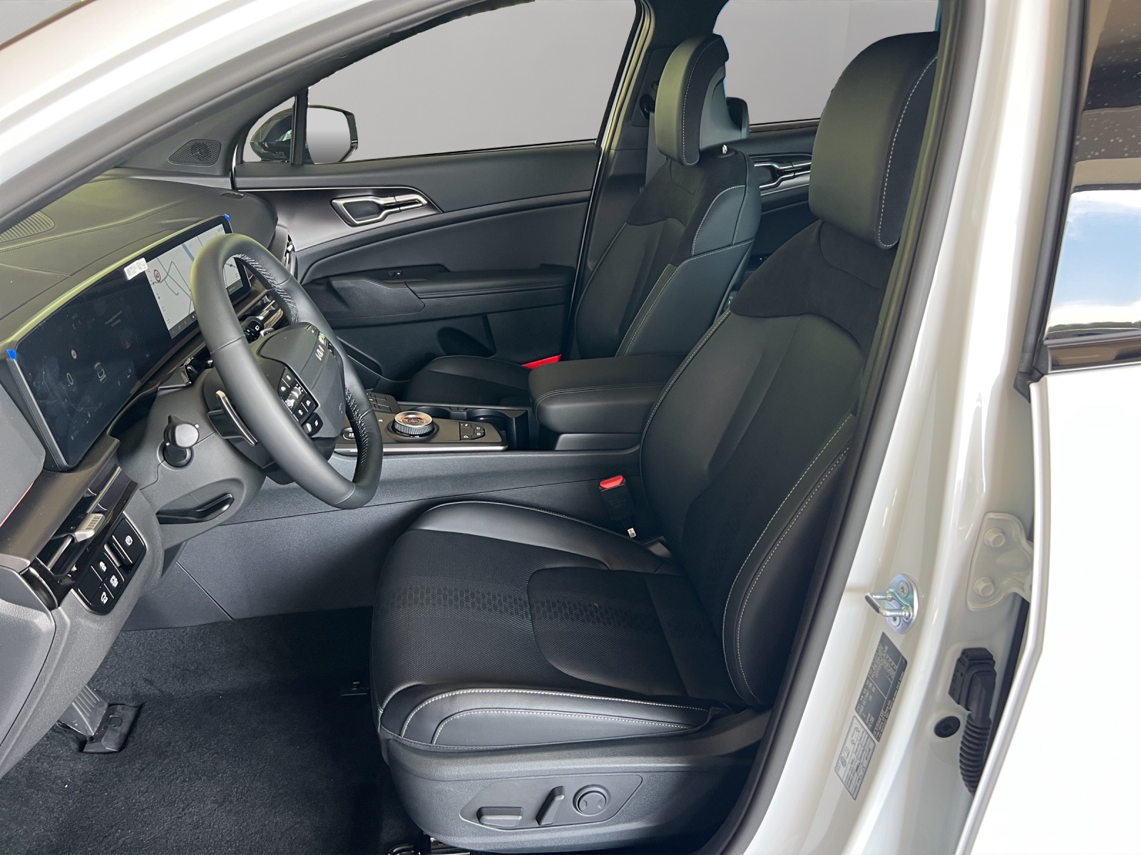 KIA Sportage 1.6T-GDi HEV Black Edition 4x4 / Sonderausführung / Rückfahrkamera / Totwinkelassistent / Head-Up Display-image-8