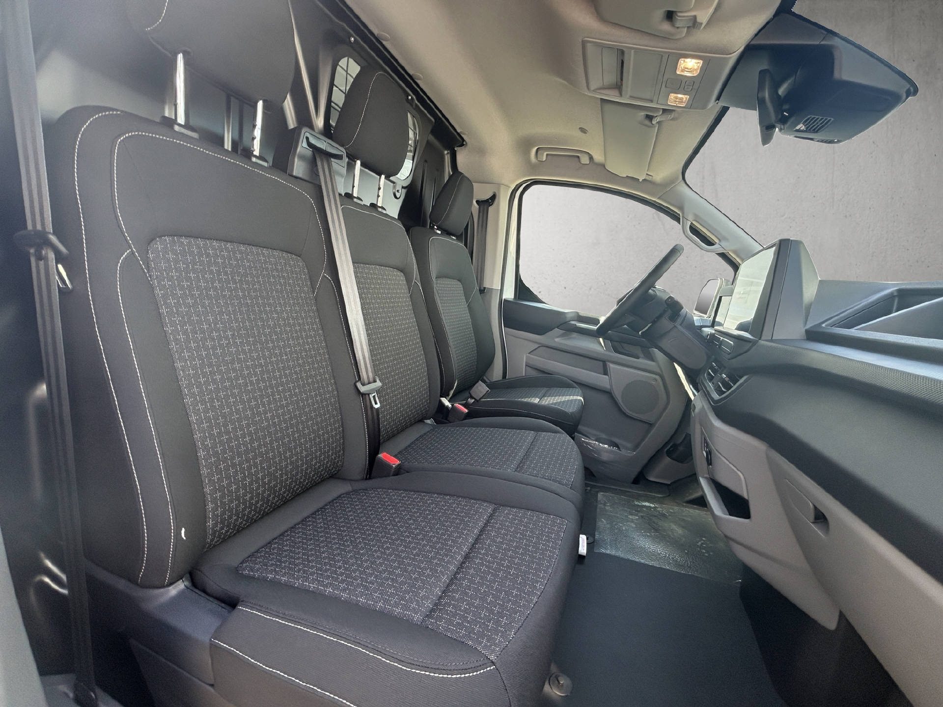 FORD Transit Custom Van 320 L1 2.0 EcoBlue 136 Trend-image-18