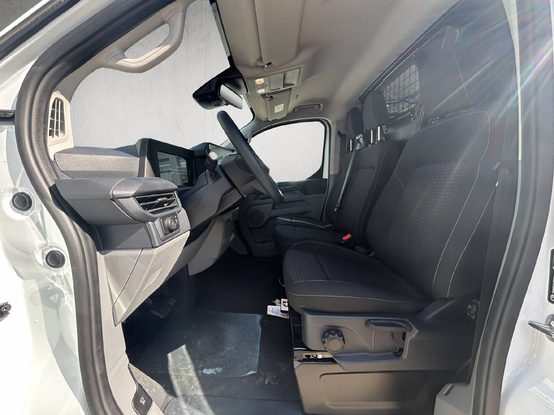 FORD Transit Custom Van 320 L1 2.0 EcoBlue 136 Trend-image-9