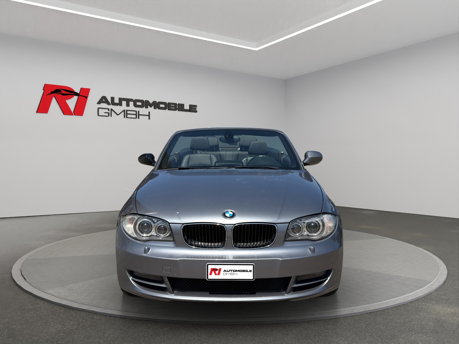 BMW 125i Cabrio Steptronic-showroom-element-1