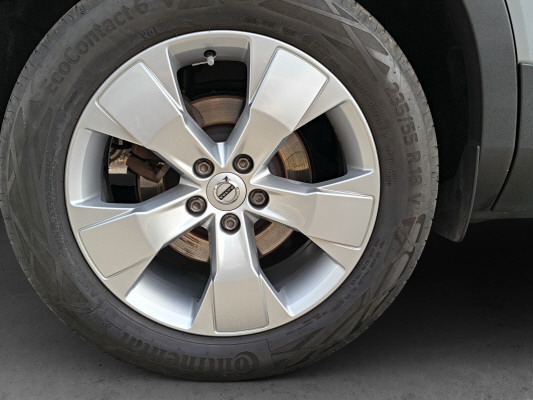VOLVO XC40 D4 AWD Momentum-image-11