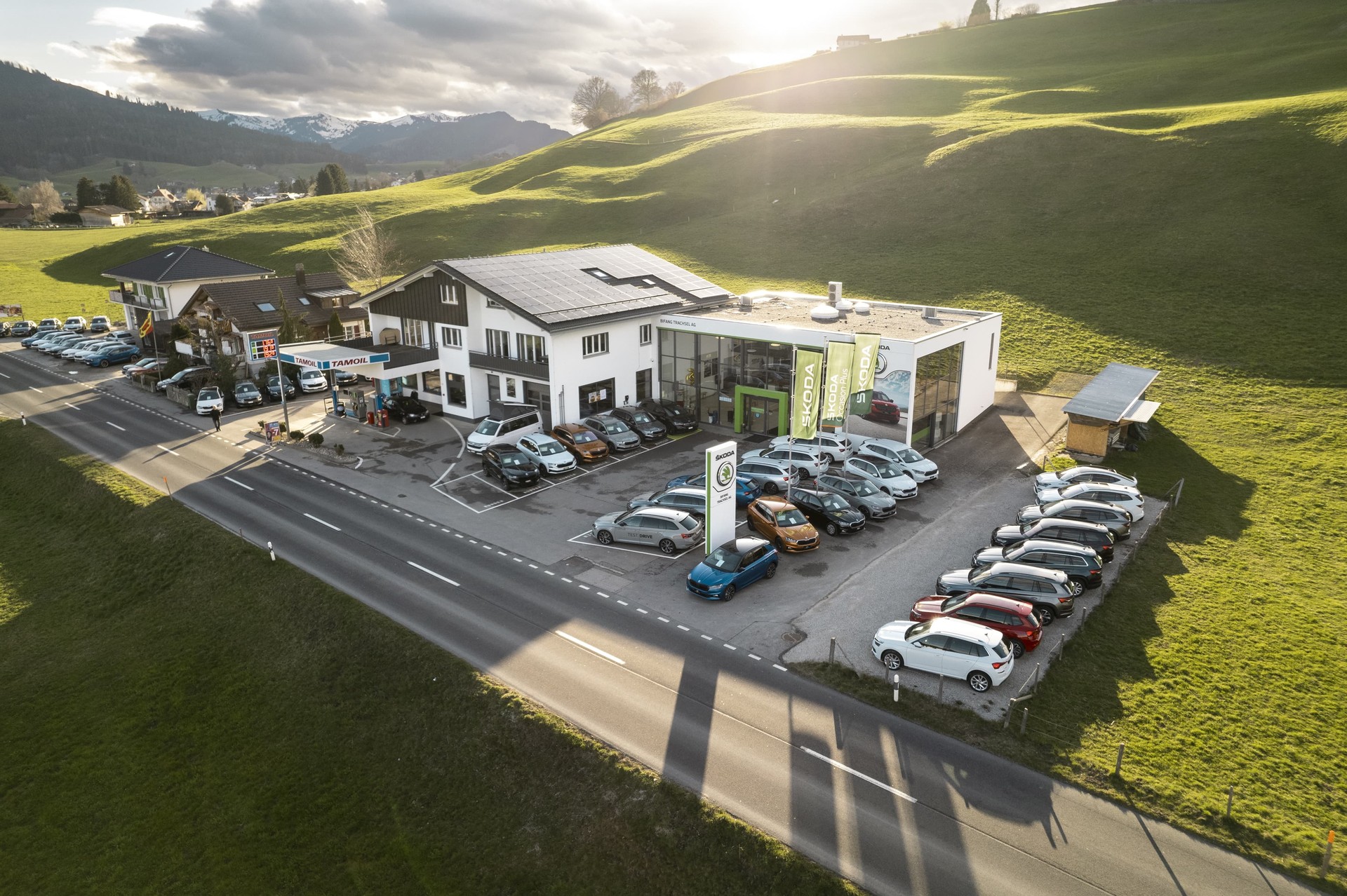 SKODA Octavia Combi 2.0 TSI DSG RS 30 Years Edition-image-20