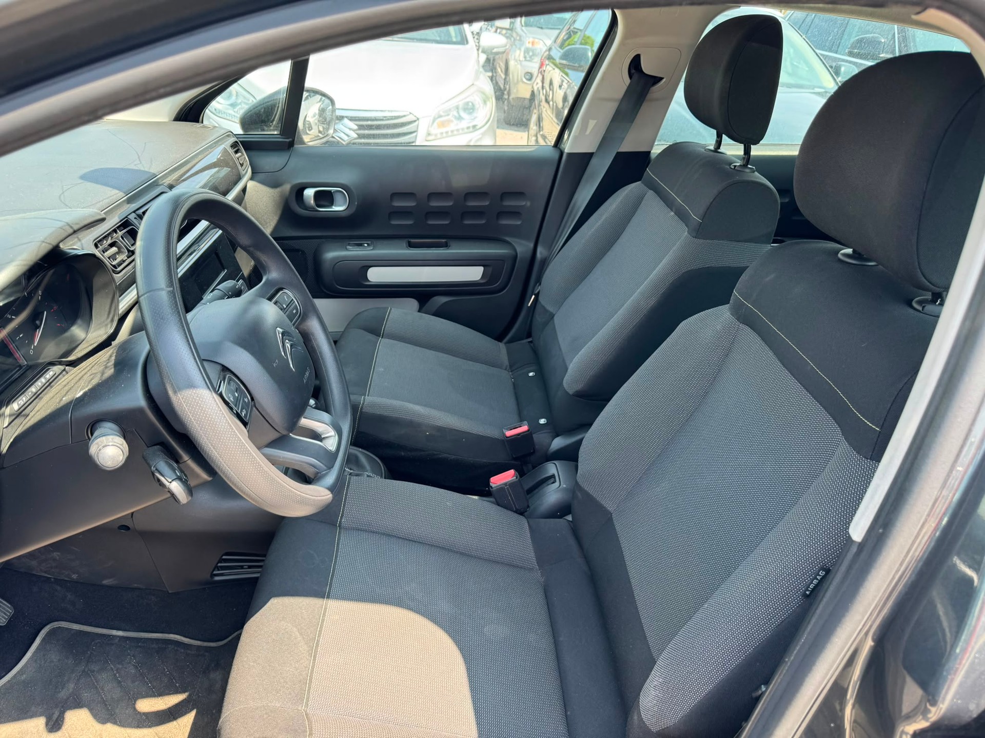 CITROEN C3 1.2i PureTech Shine EAT-image-11