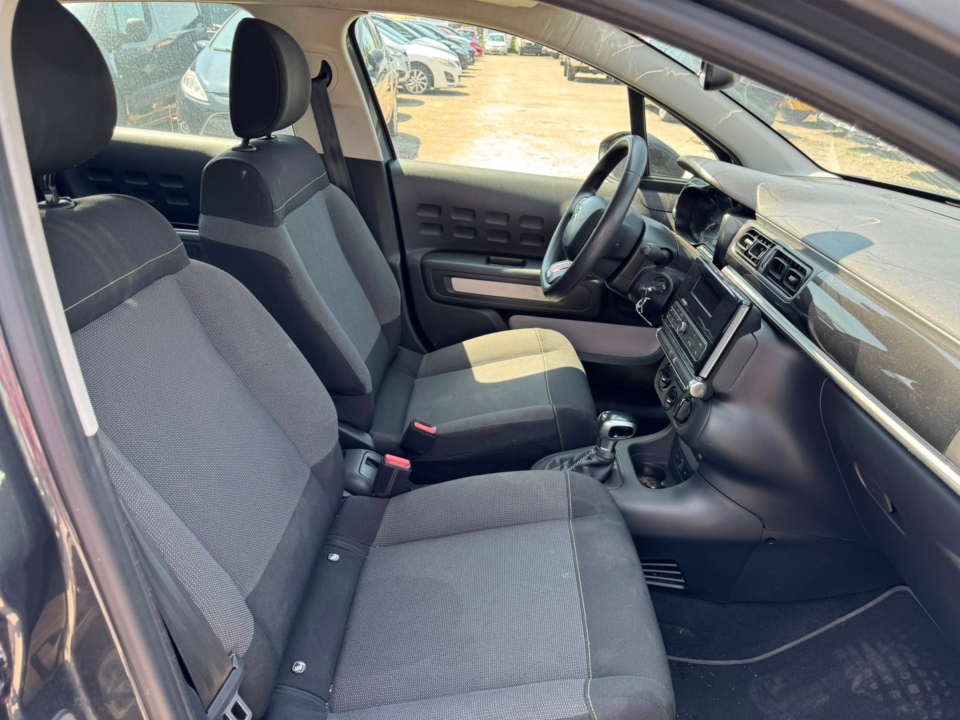CITROEN C3 1.2i PureTech Shine EAT-image-5