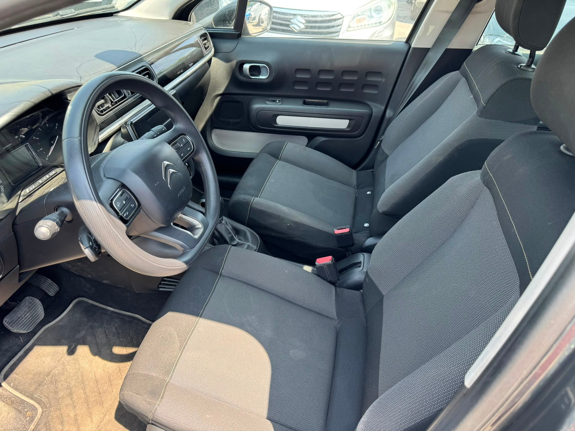 CITROEN C3 1.2i PureTech Shine EAT-image-14