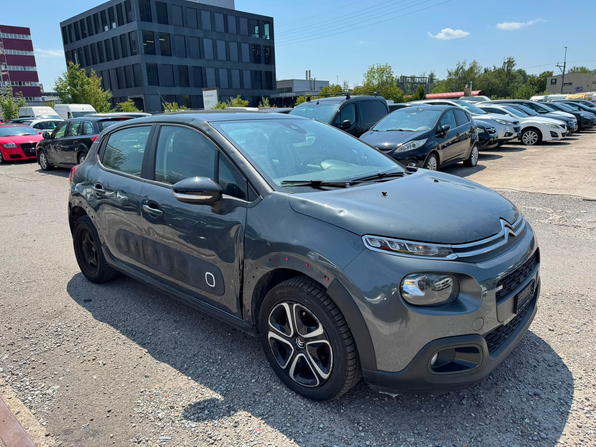 CITROEN C3 1.2i PureTech Shine EAT-image-1