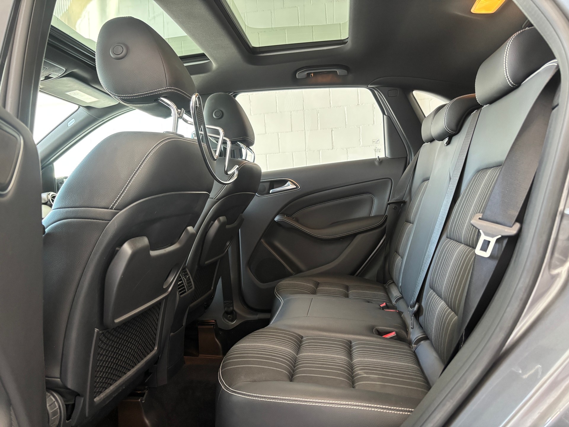 MERCEDES-BENZ B 220 4Matic 7G-DCT-image-11