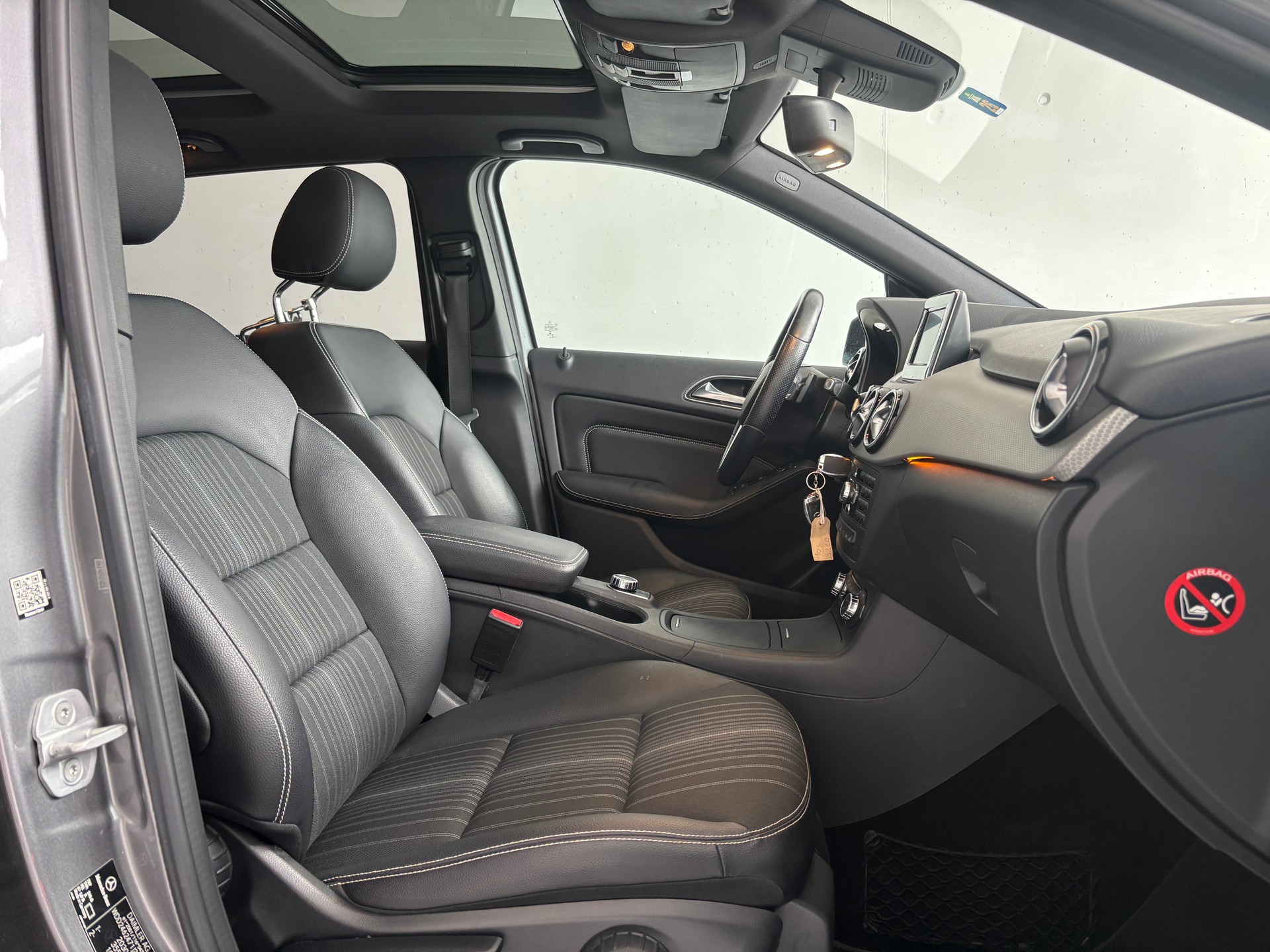 MERCEDES-BENZ B 220 4Matic 7G-DCT-image-9