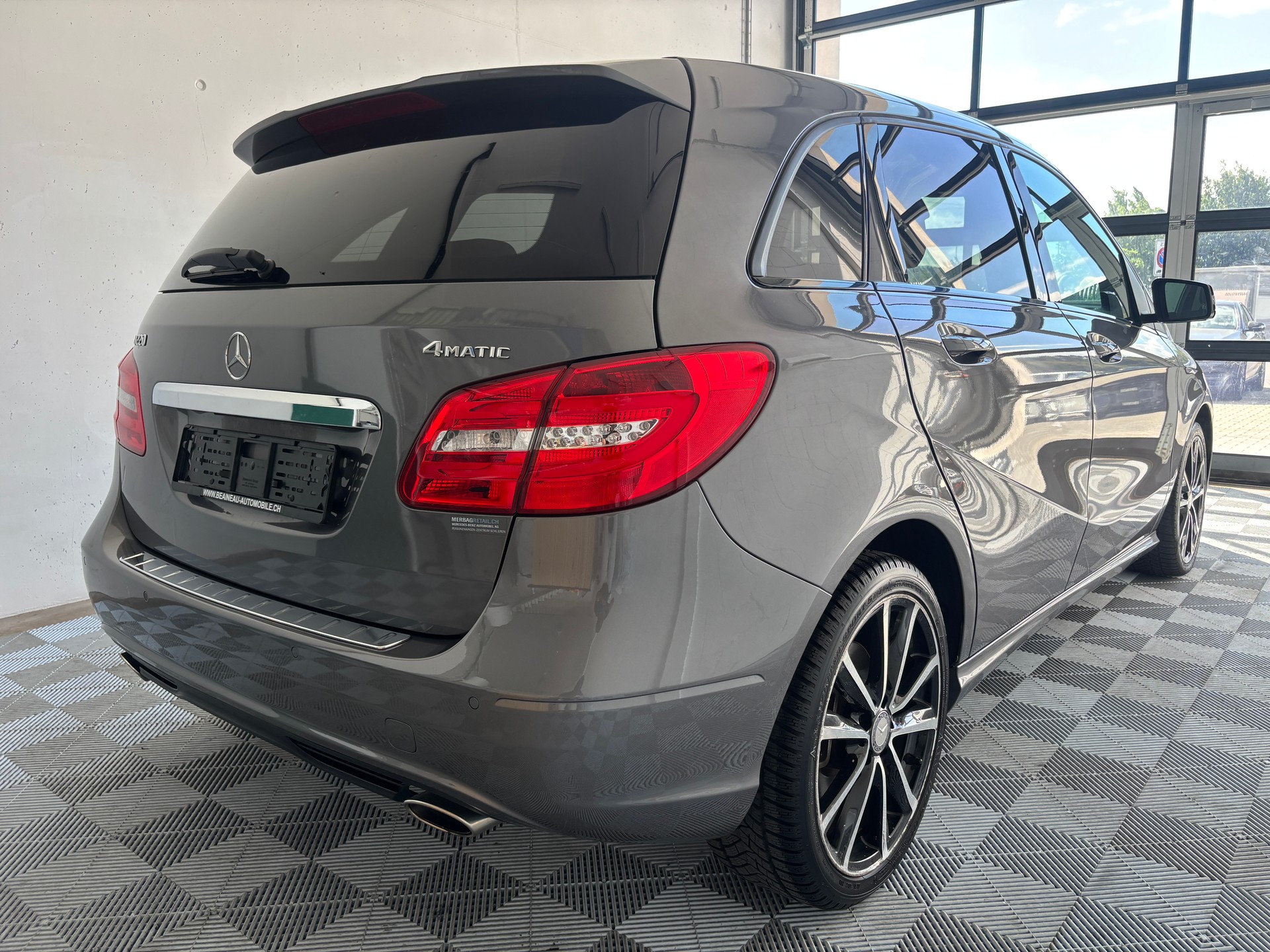 MERCEDES-BENZ B 220 4Matic 7G-DCT-image-5